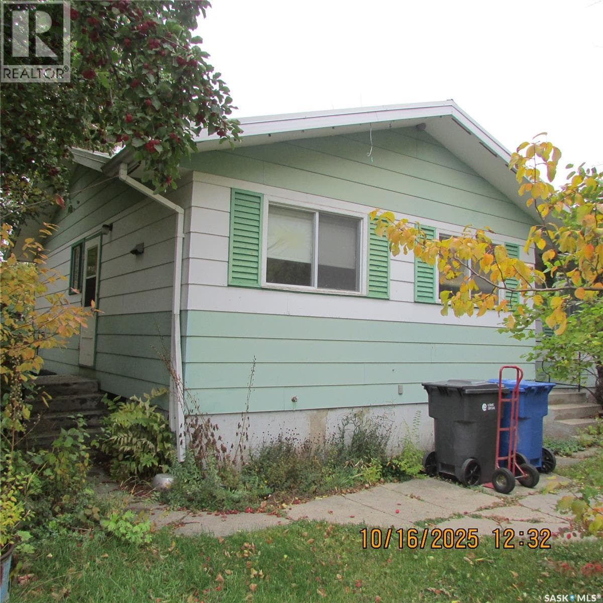 406 Chickney AVENUE