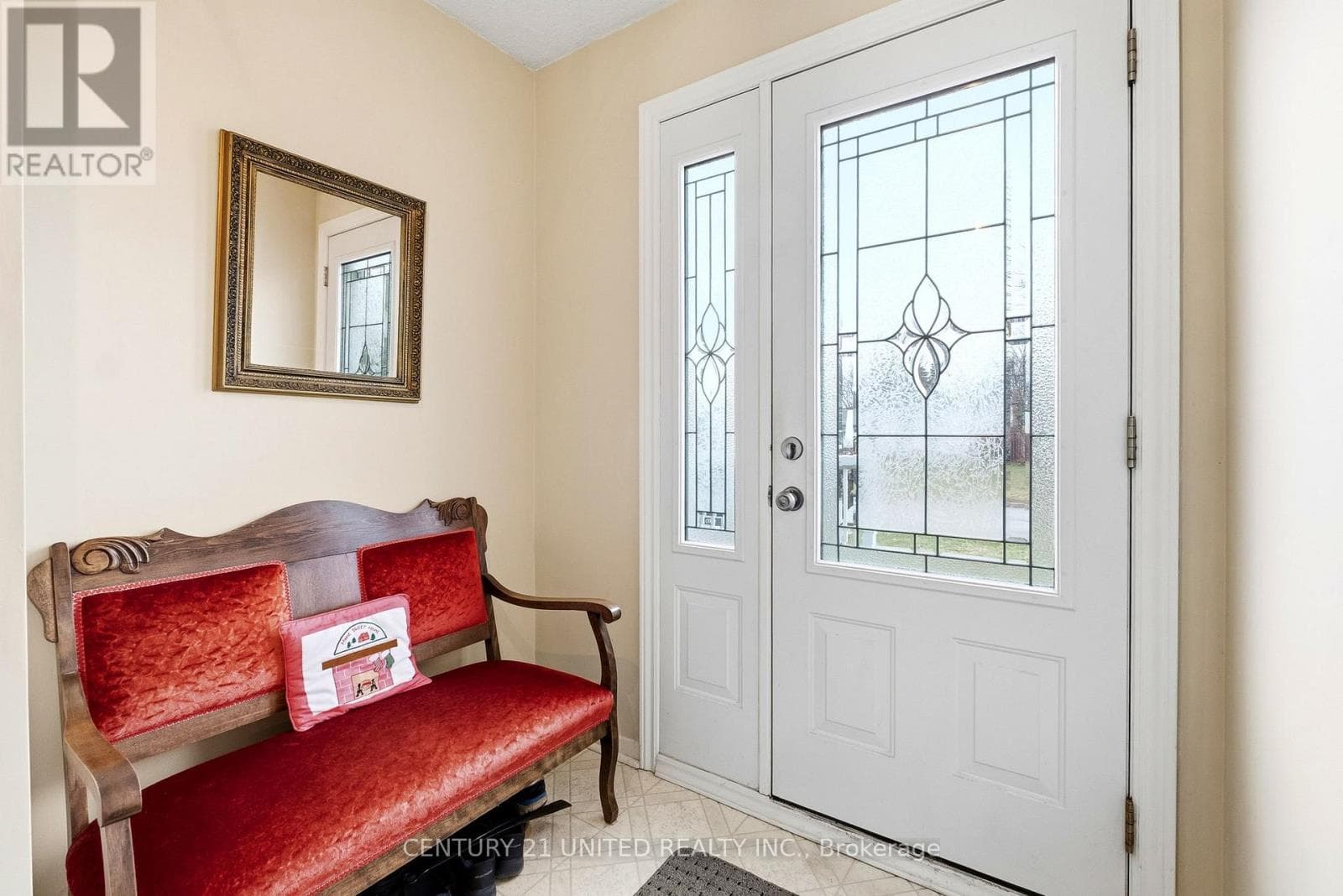 27 PAYNE CRESCENT photo 5