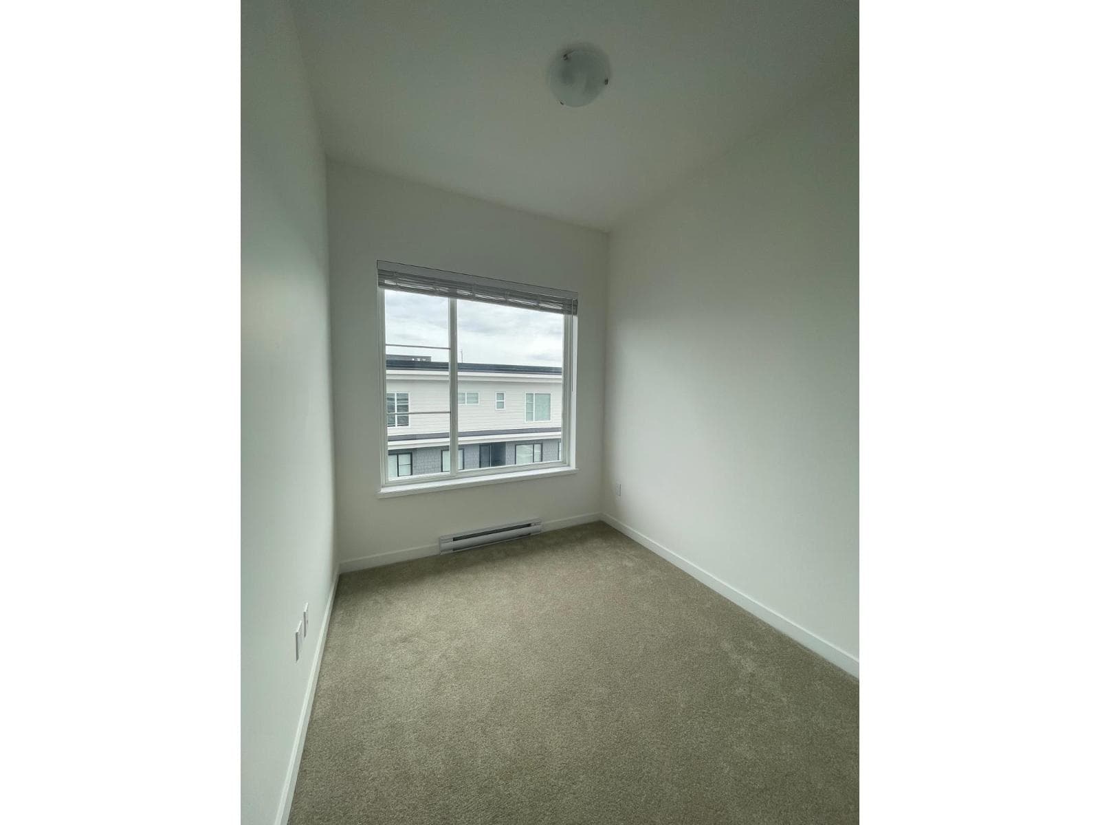 609 15815 85 AVENUE photo 5