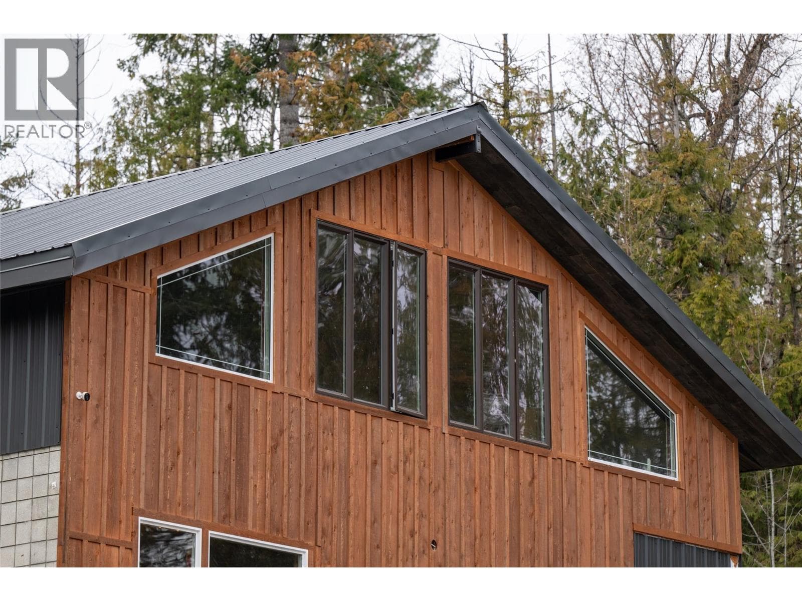 1546 Blind Bay Road photo 2