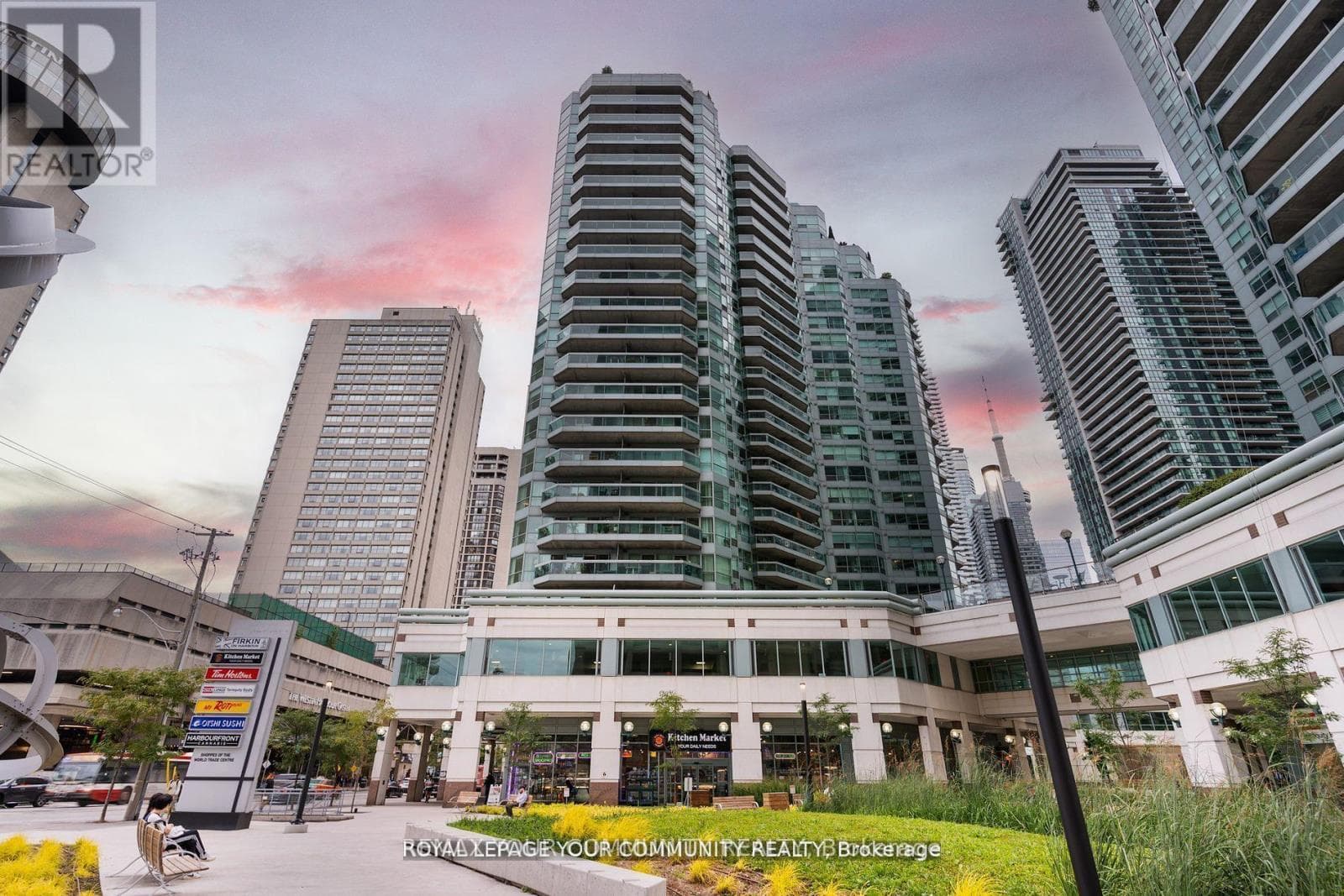 3 bed 2 bath single family at 2402 - 10 QUEENS QUAY W — $1,279,000
