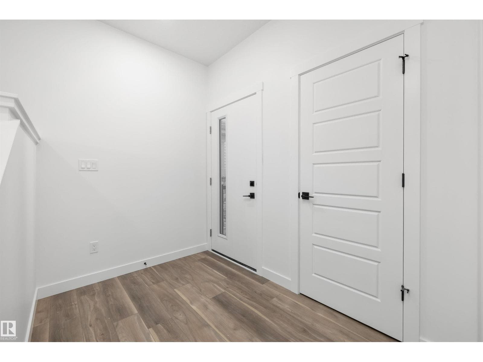 8724 183 AV NW — photo 3