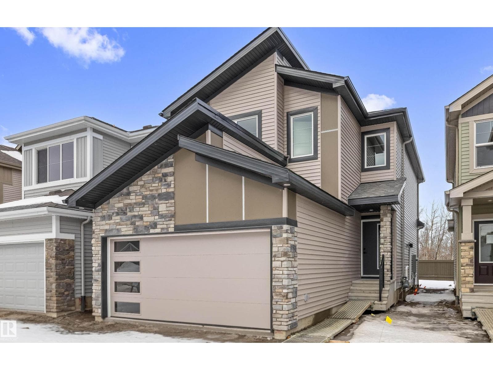8724 183 AV NW — photo 2