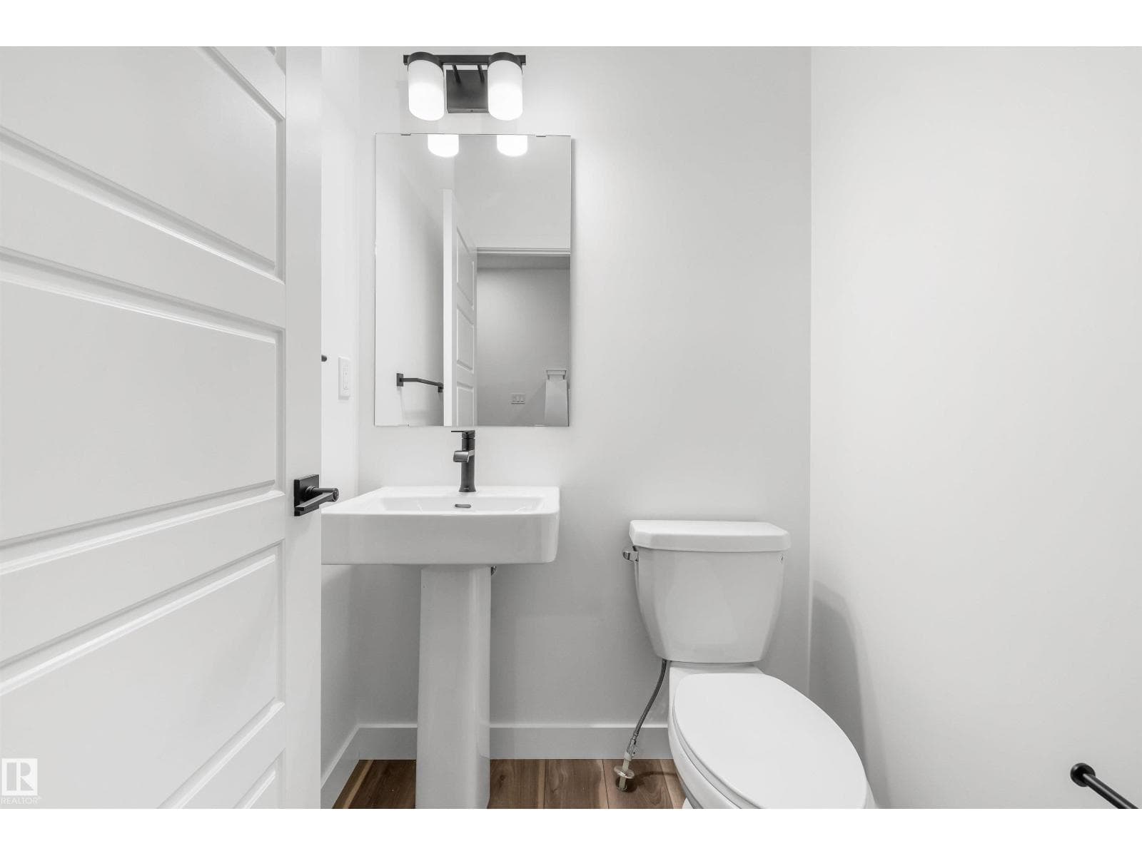 8724 183 AV NW — photo 5