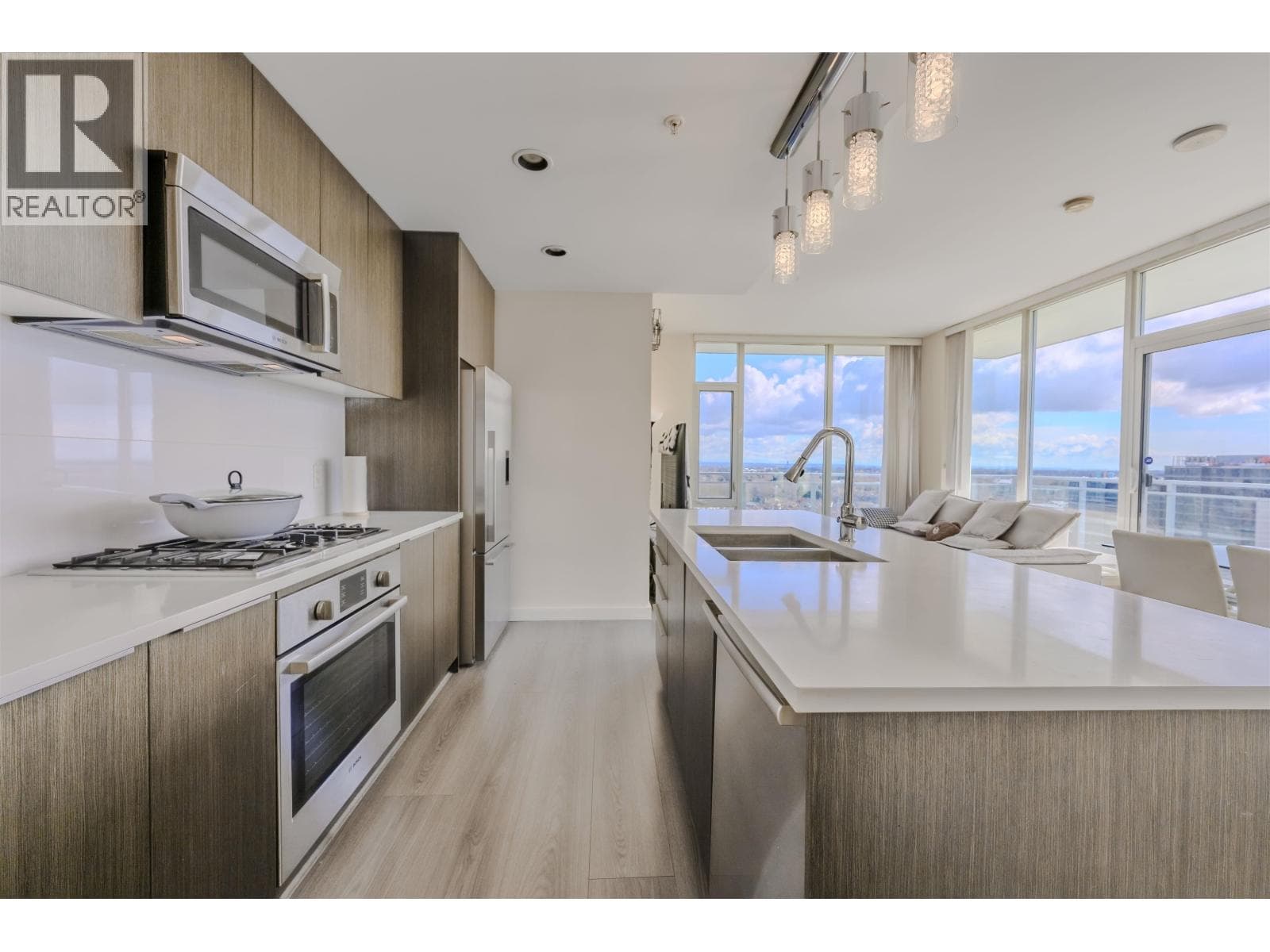 PH 1705 8677 CAPSTAN WAY photo 5