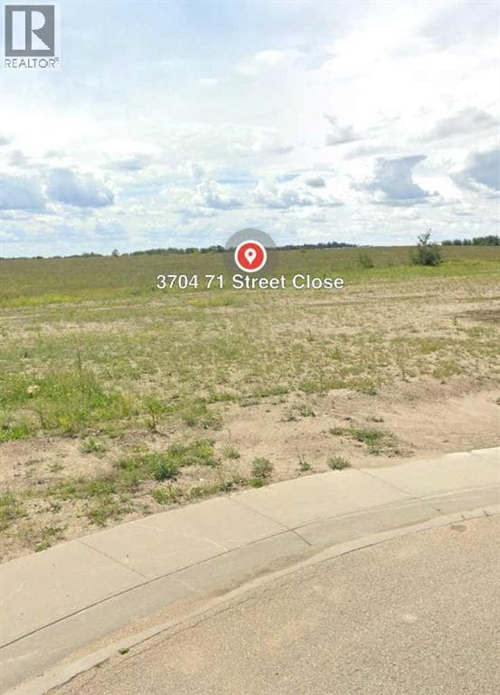 3704 71 St. Close