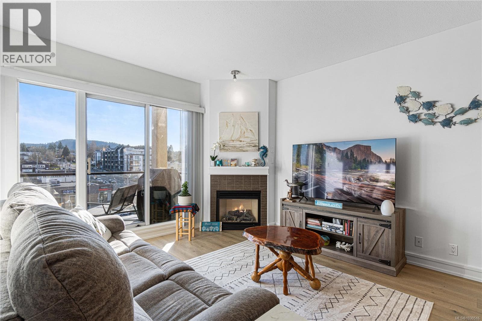 1 bed 1 bath single family at 606 194 Beachside Dr — $419,000