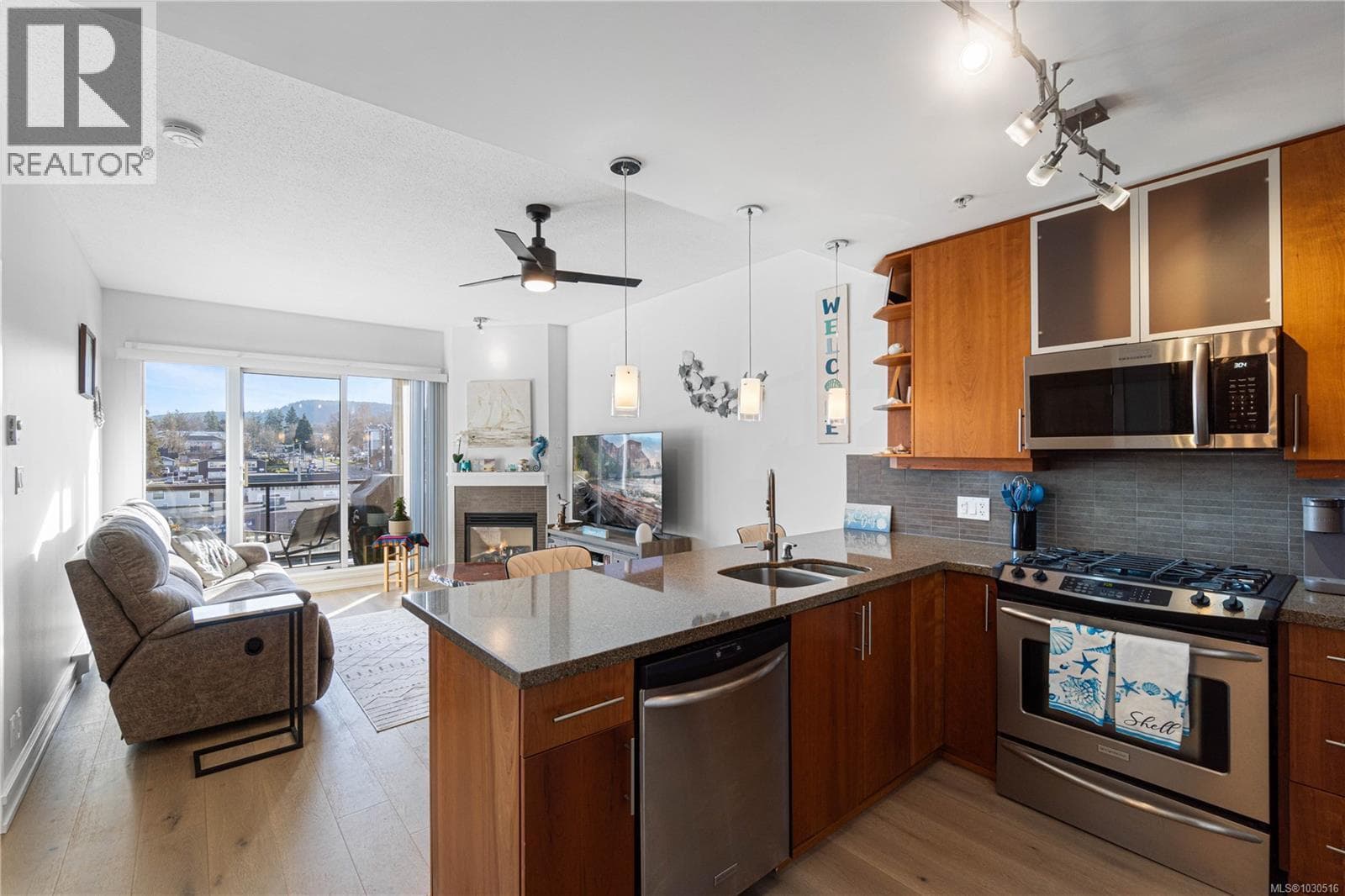 606 194 Beachside Dr photo 2