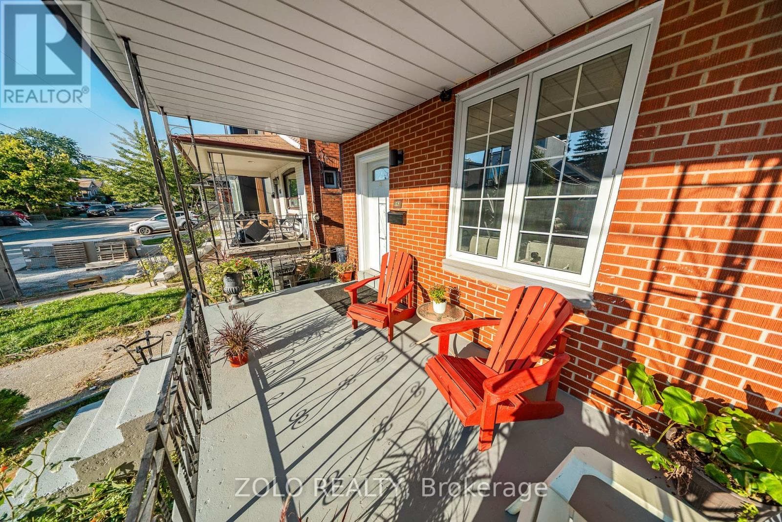 163 CEDRIC AVENUE photo 3