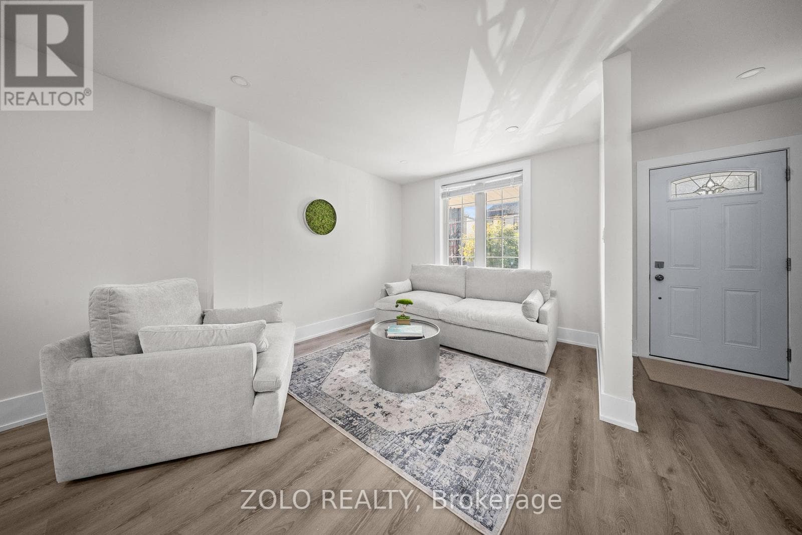 163 CEDRIC AVENUE photo 5