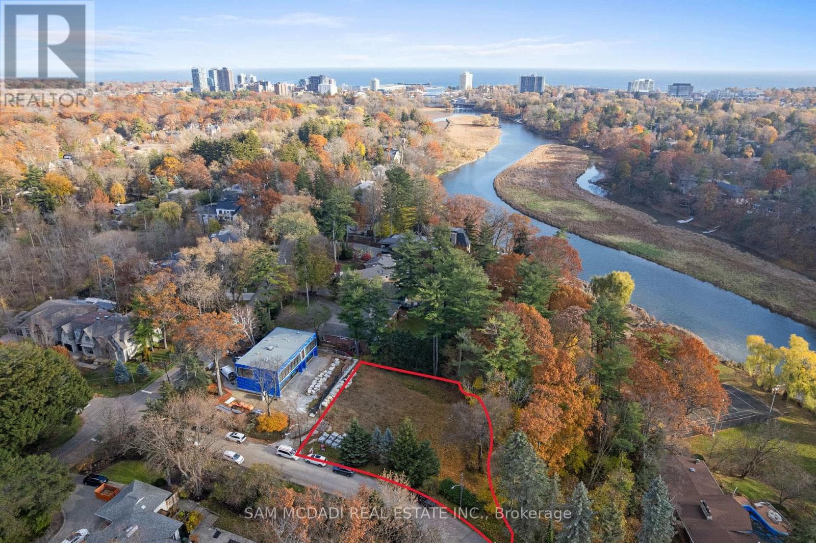 vacant land at 1470 PINETREE CRESCENT — $2,280,000