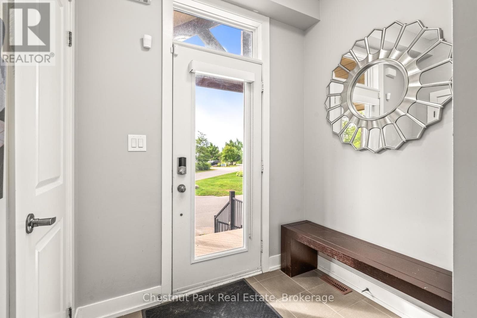 65 ROCKMOUNT CRESCENT photo 5