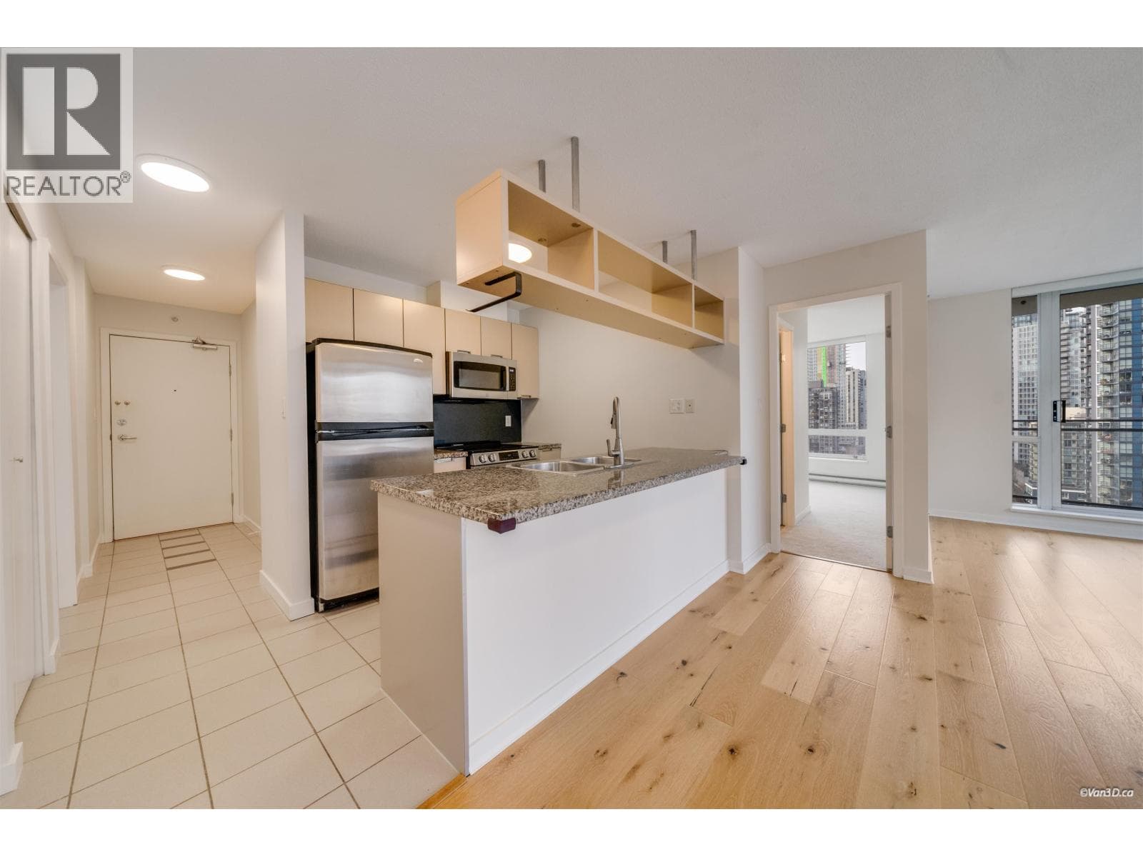 1710 1082 SEYMOUR STREET photo 3