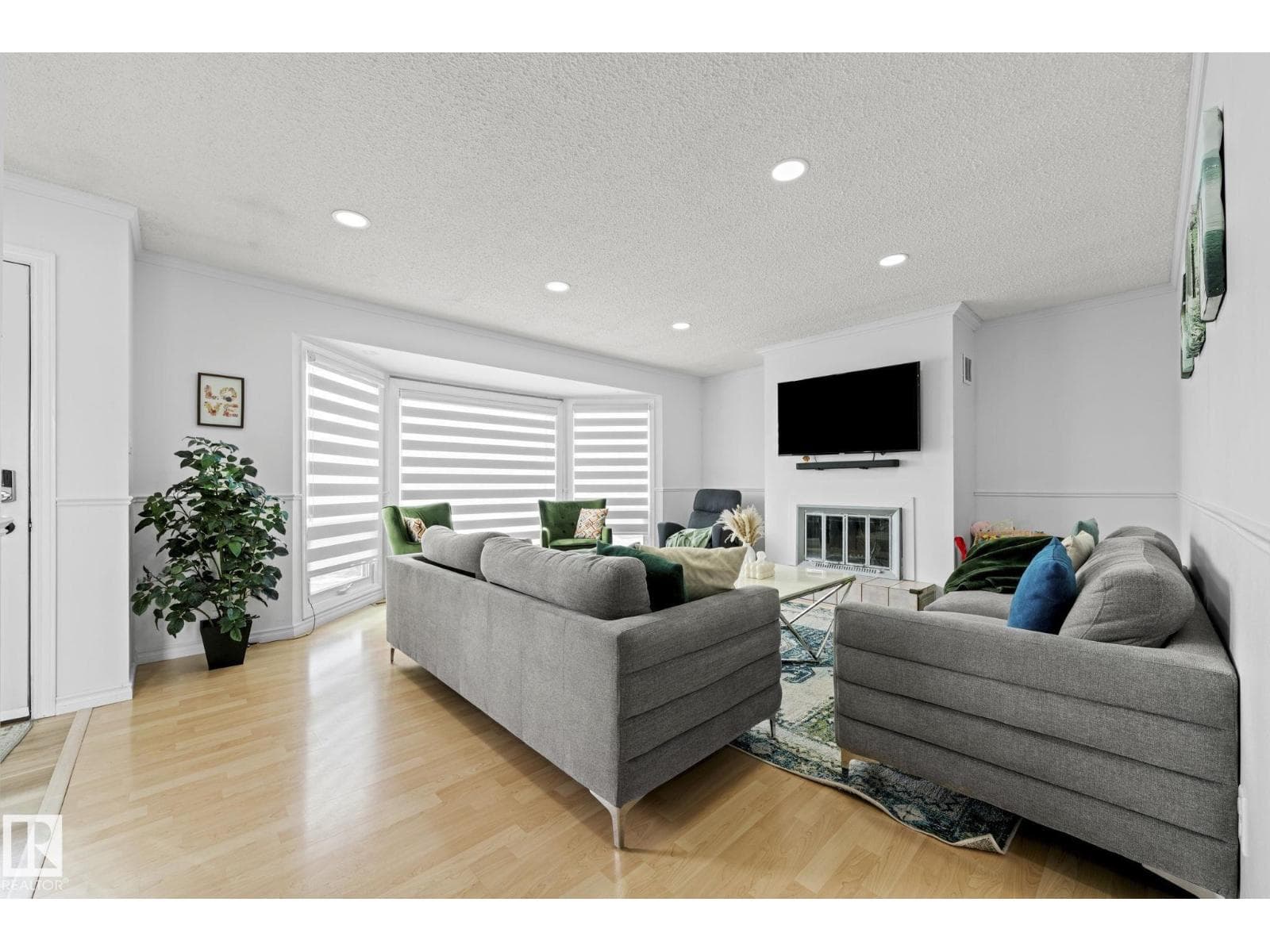 5418 17A AV NW photo 5