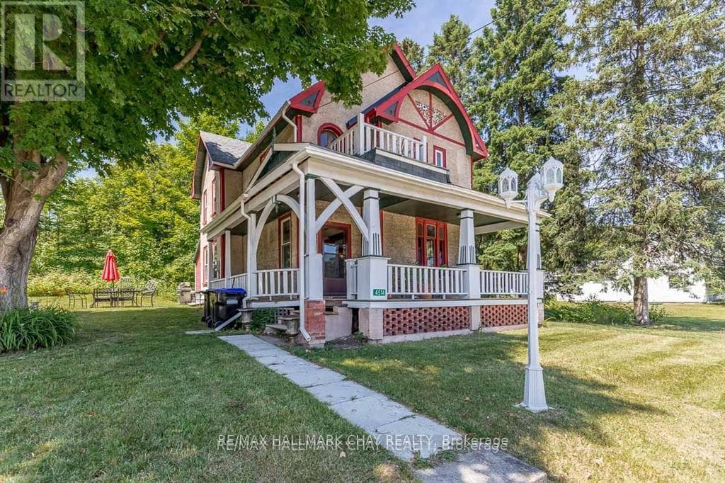4514 PENETANGUISHENE ROAD photo 2