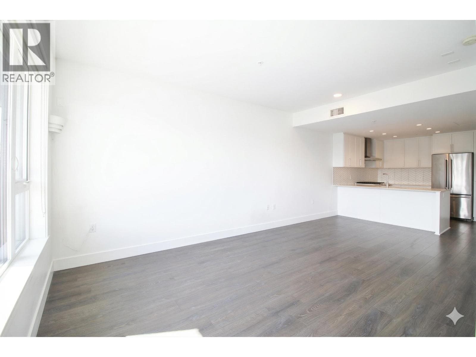 509 4477 HASTINGS STREET photo 2