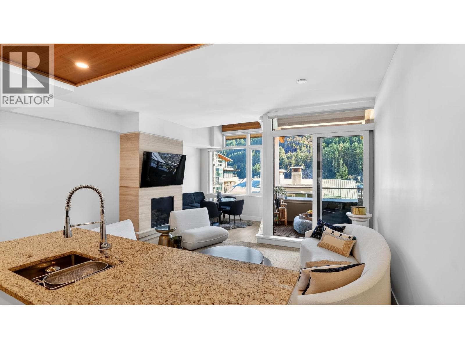 506 6687 NELSON AVENUE photo 5
