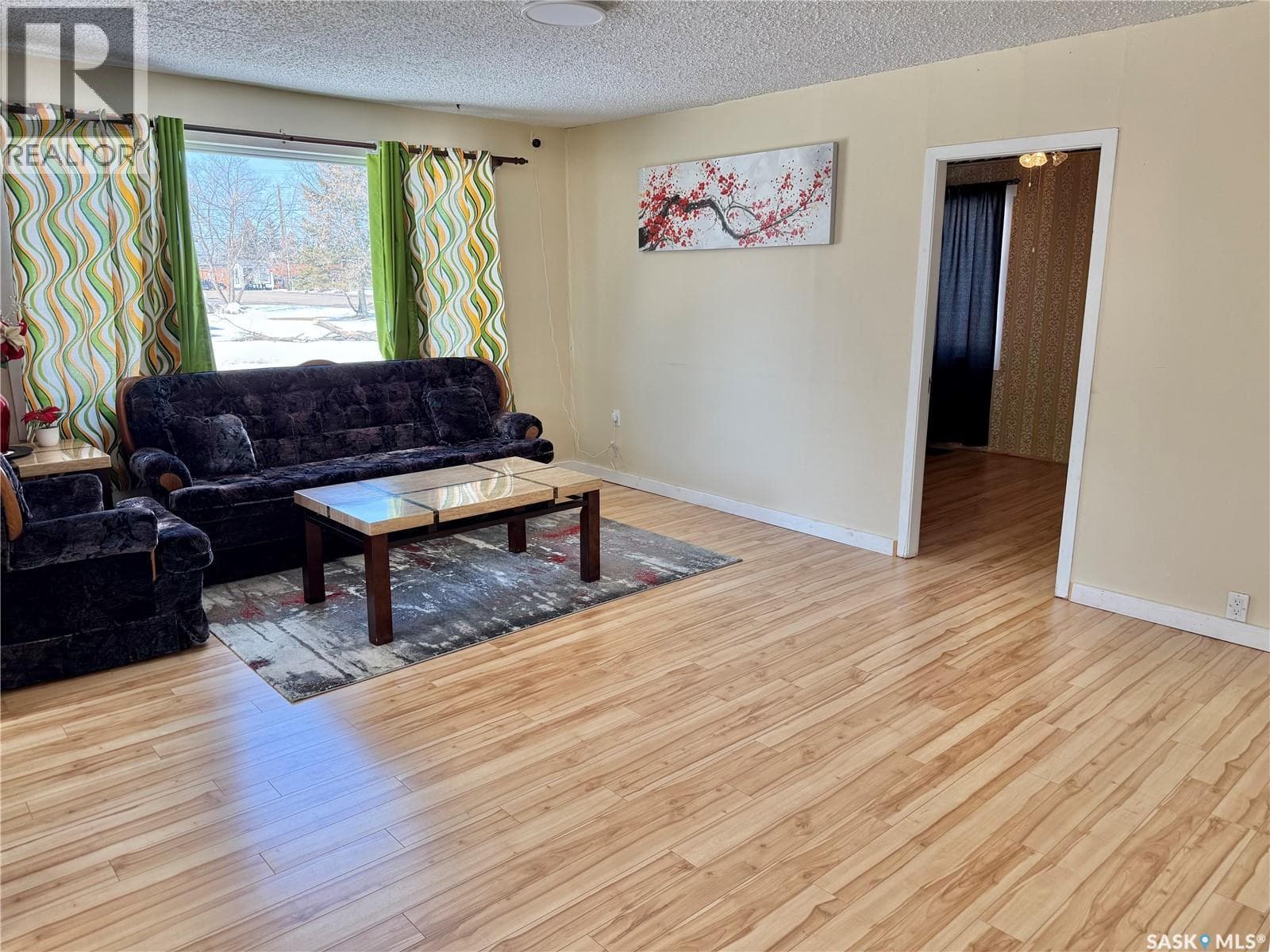 205 1st STREET E photo 4