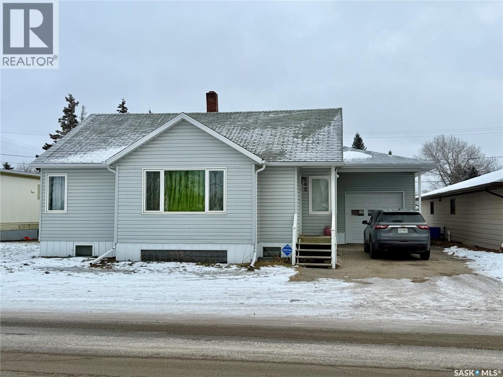 3 bed 2 bath single family at 205 1st STREET E — $174,900