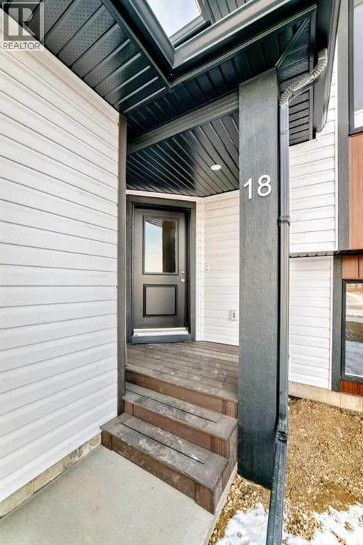 18 Tagish Avenue — photo 3