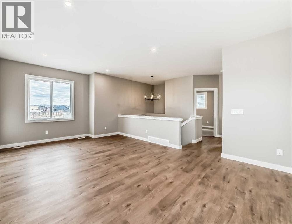 18 Tagish Avenue — photo 5