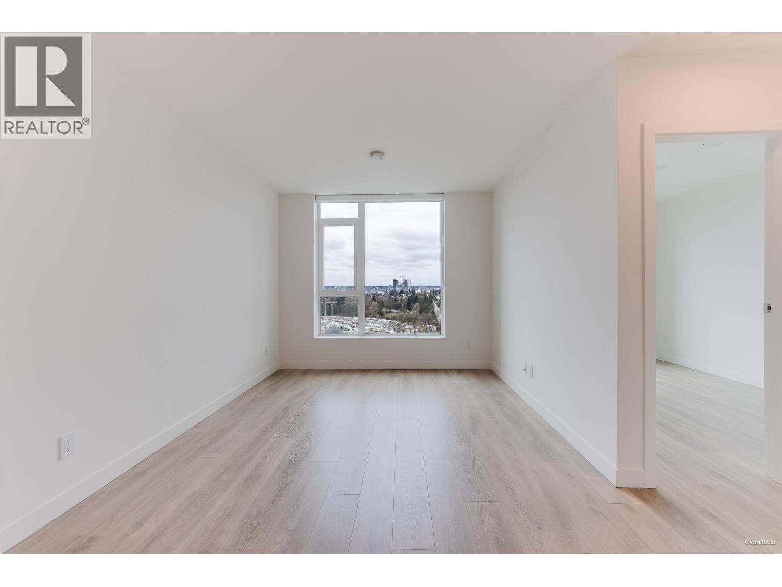 1401 308 ALDERSON AVENUE photo 5