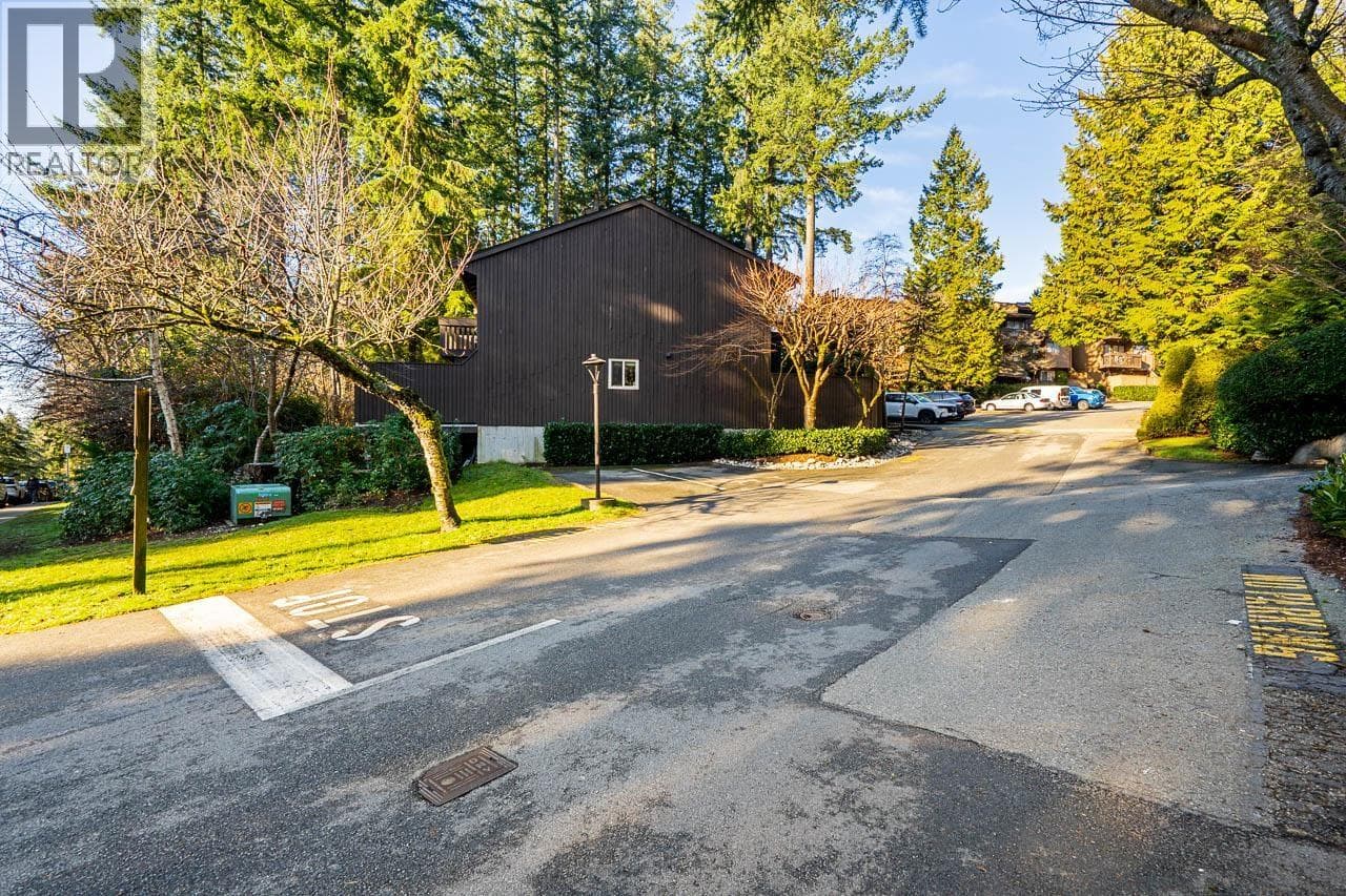 2076 PURCELL WAY photo 3
