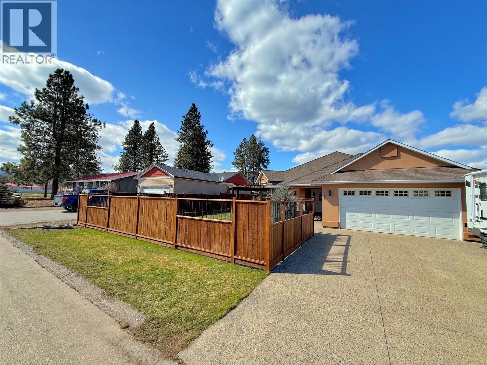 389 BILLITER Avenue photo 2
