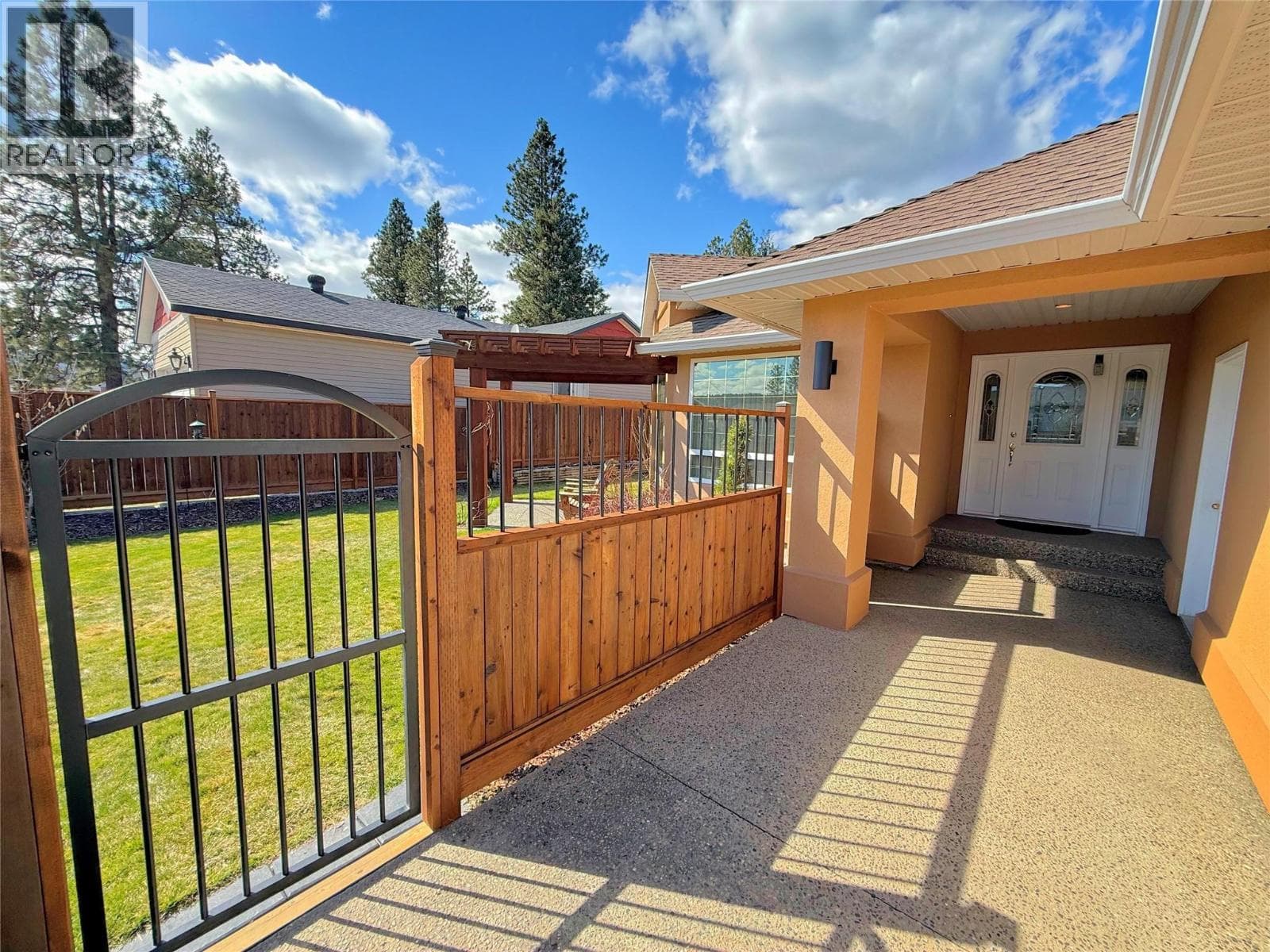 389 BILLITER Avenue photo 3