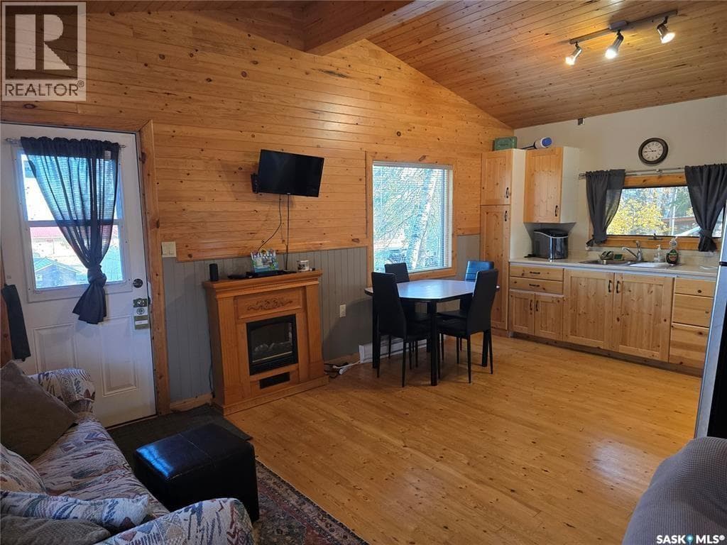 207 PINE DRIVE — photo 2