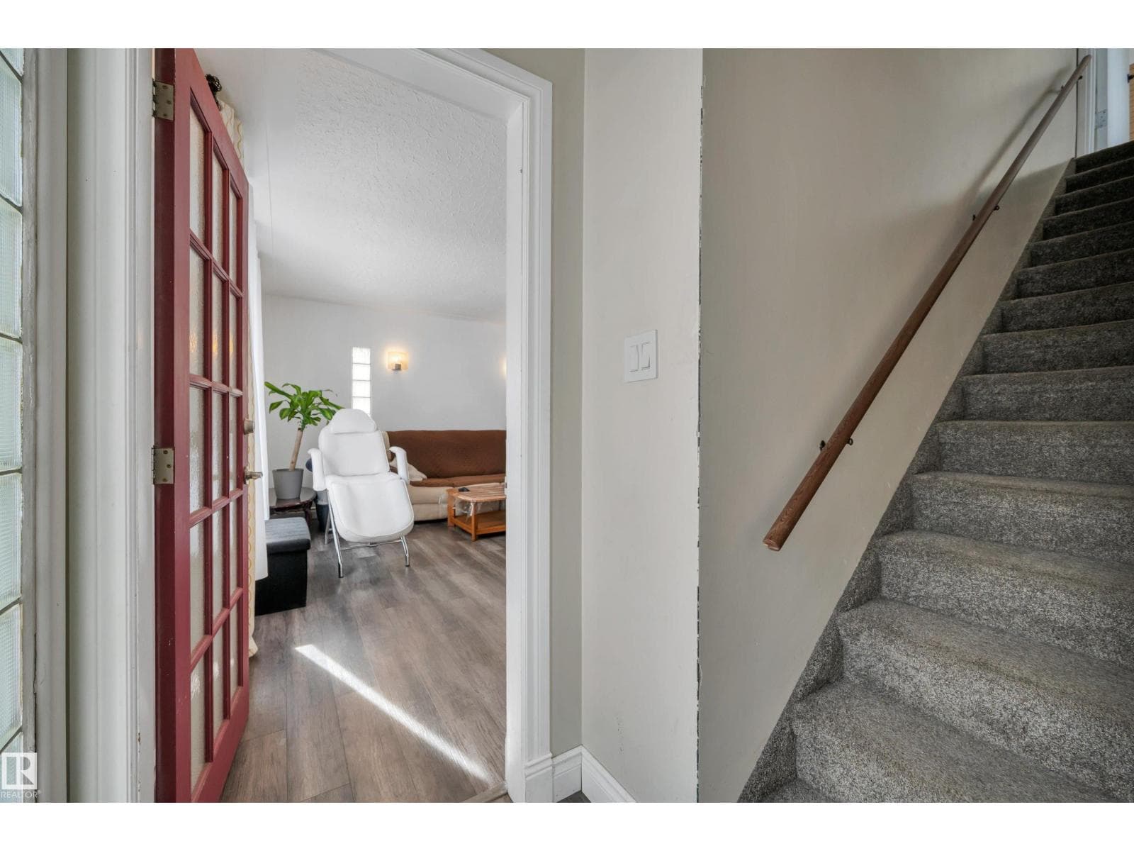 12436 75 ST NW photo 5
