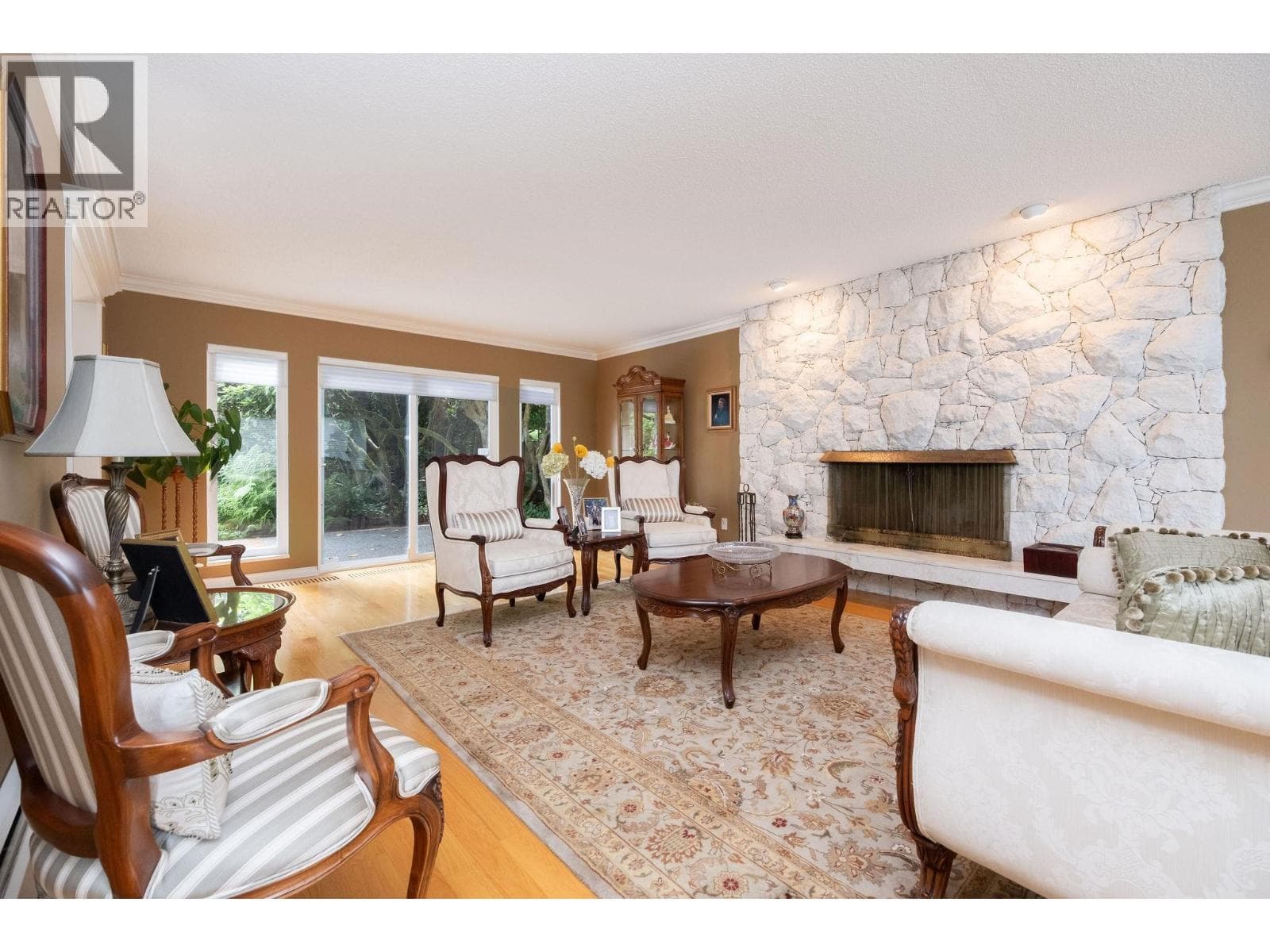 6350 BUCKINGHAM DRIVE photo 3