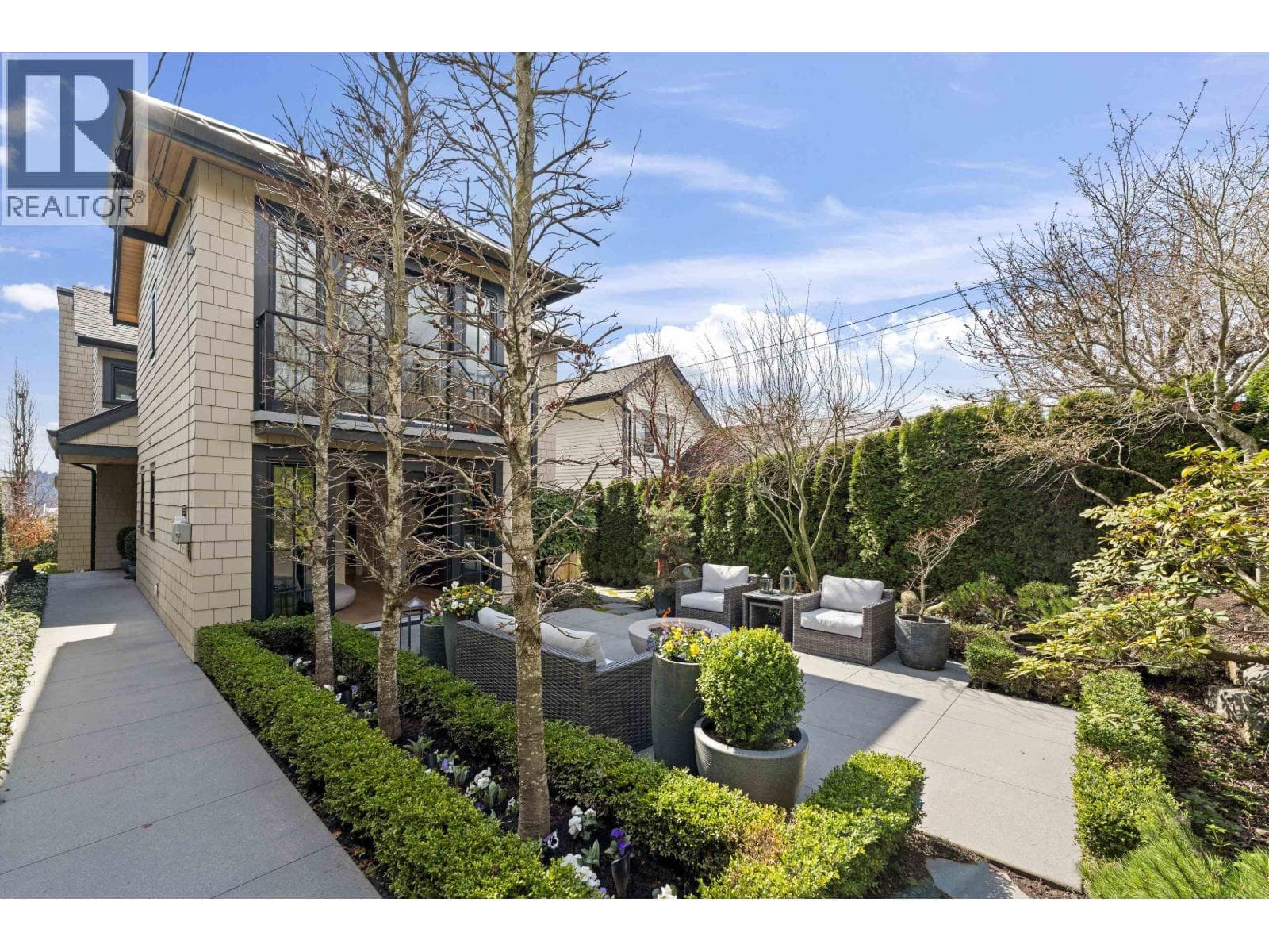 1230 ESQUIMALT AVENUE photo 4