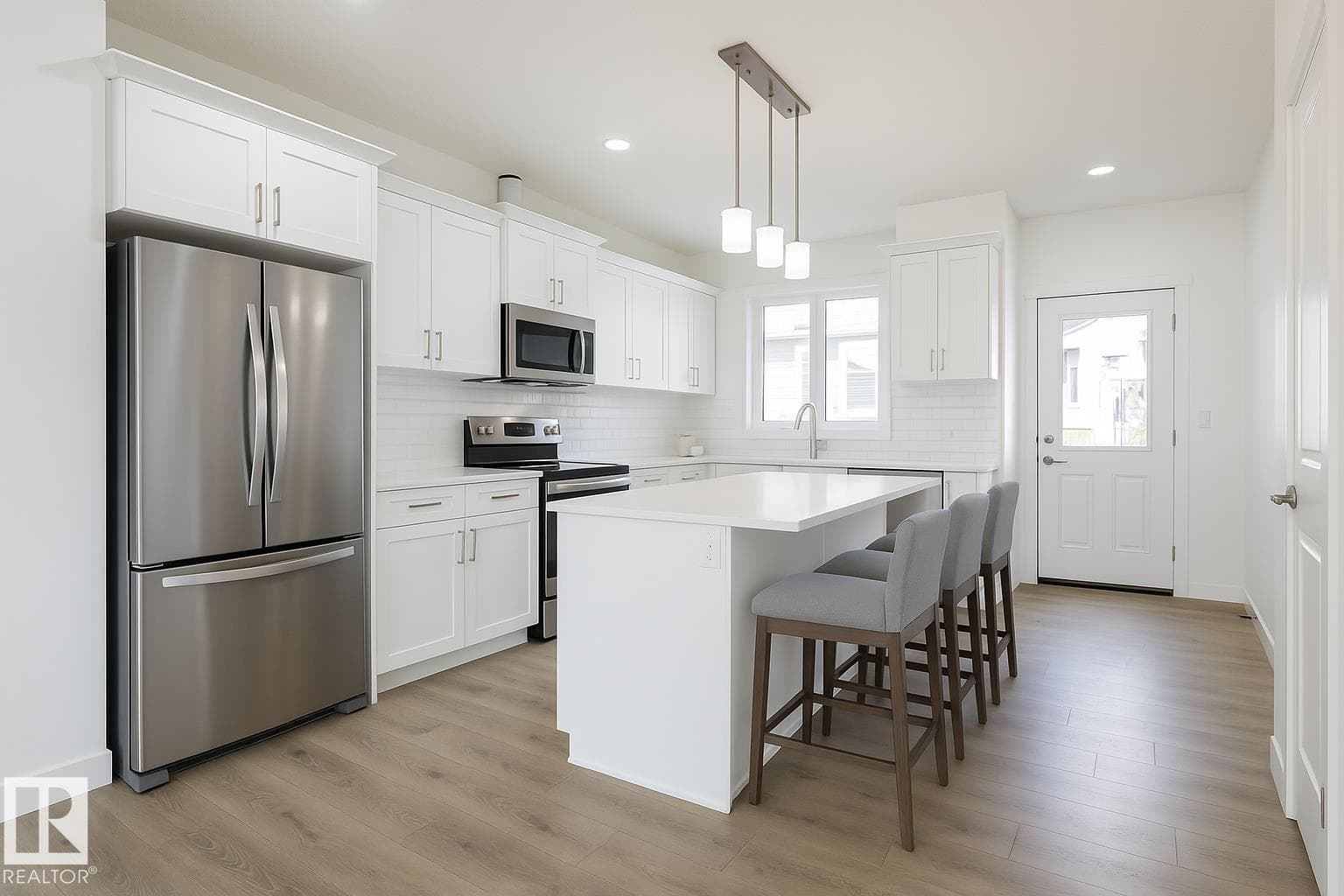 235 157 AV NE photo 4