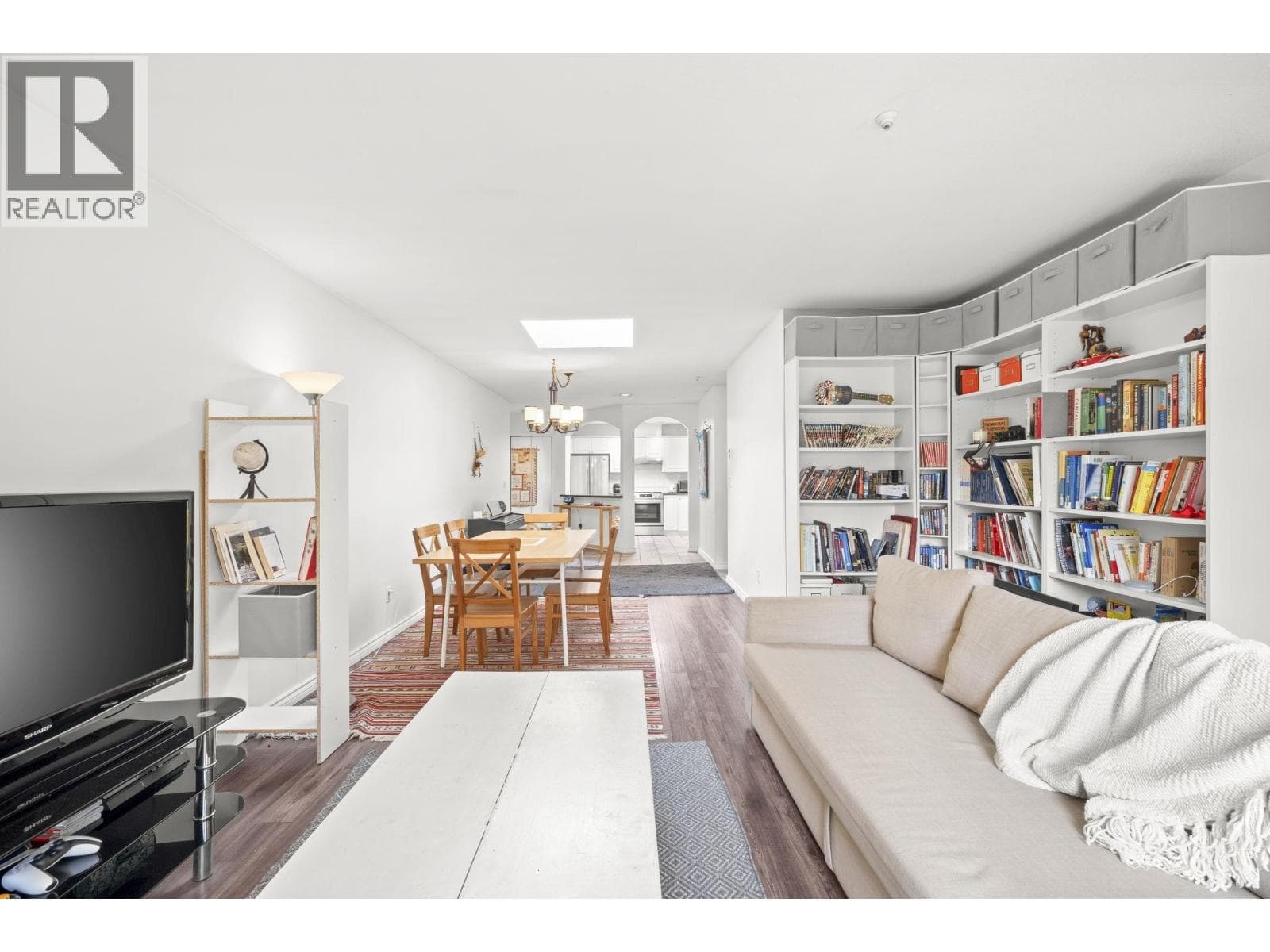 304 1550 FELL AVENUE photo 5