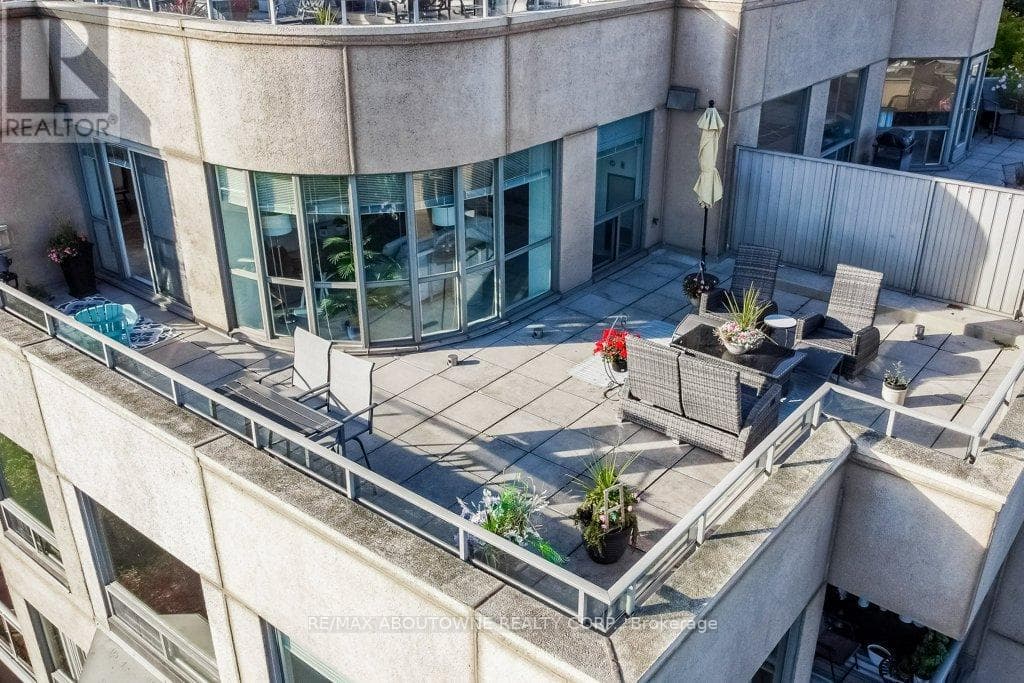 519 - 2511 LAKESHORE ROAD W photo 2