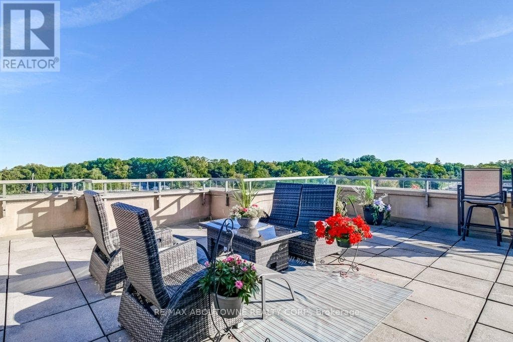 519 - 2511 LAKESHORE ROAD W photo 3