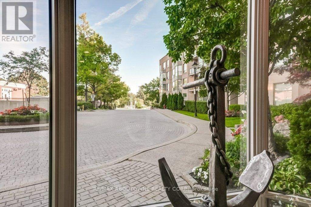 519 - 2511 LAKESHORE ROAD W photo 5