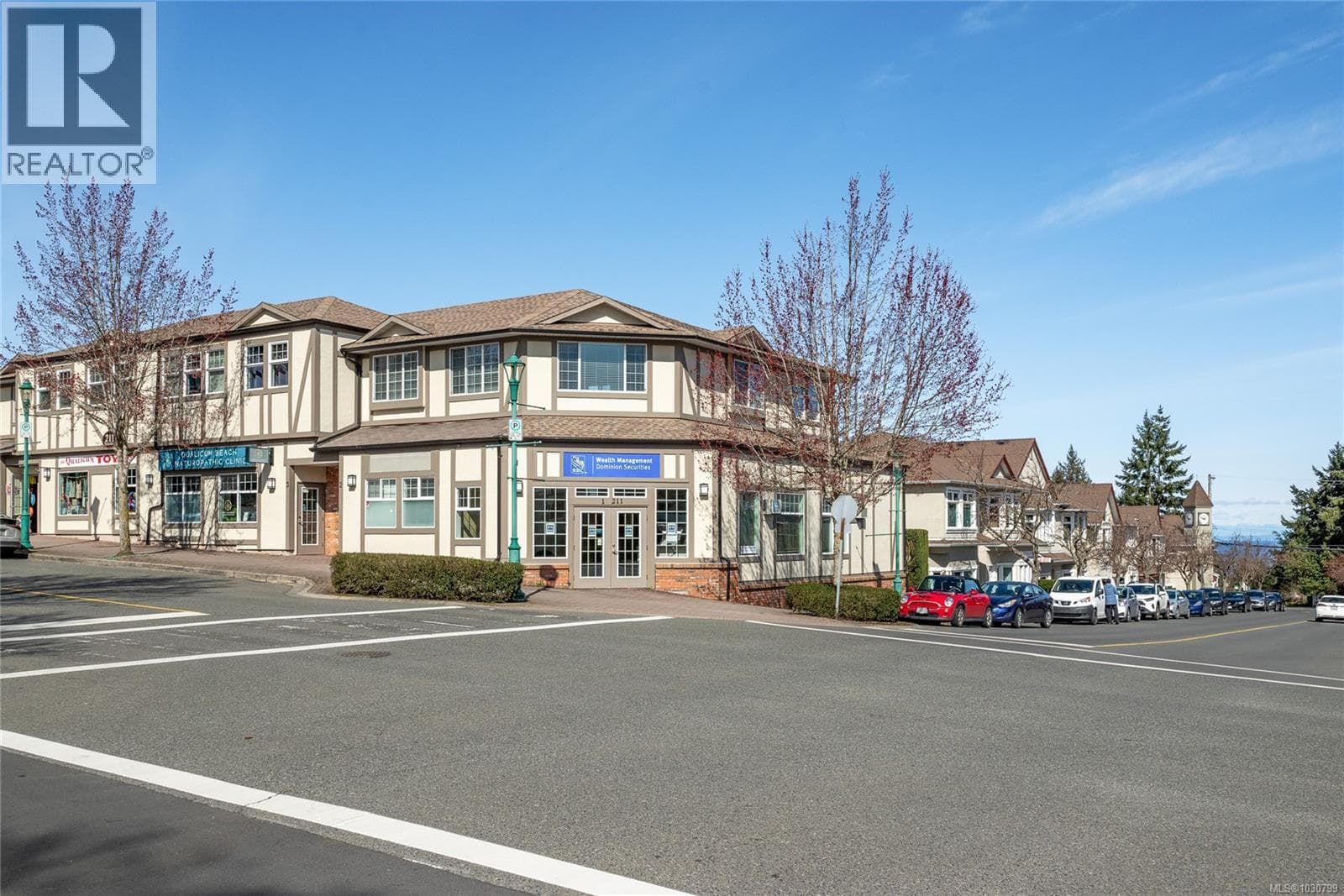 2 bed 1 bath single family at 6 211 Second Ave W — $499,900