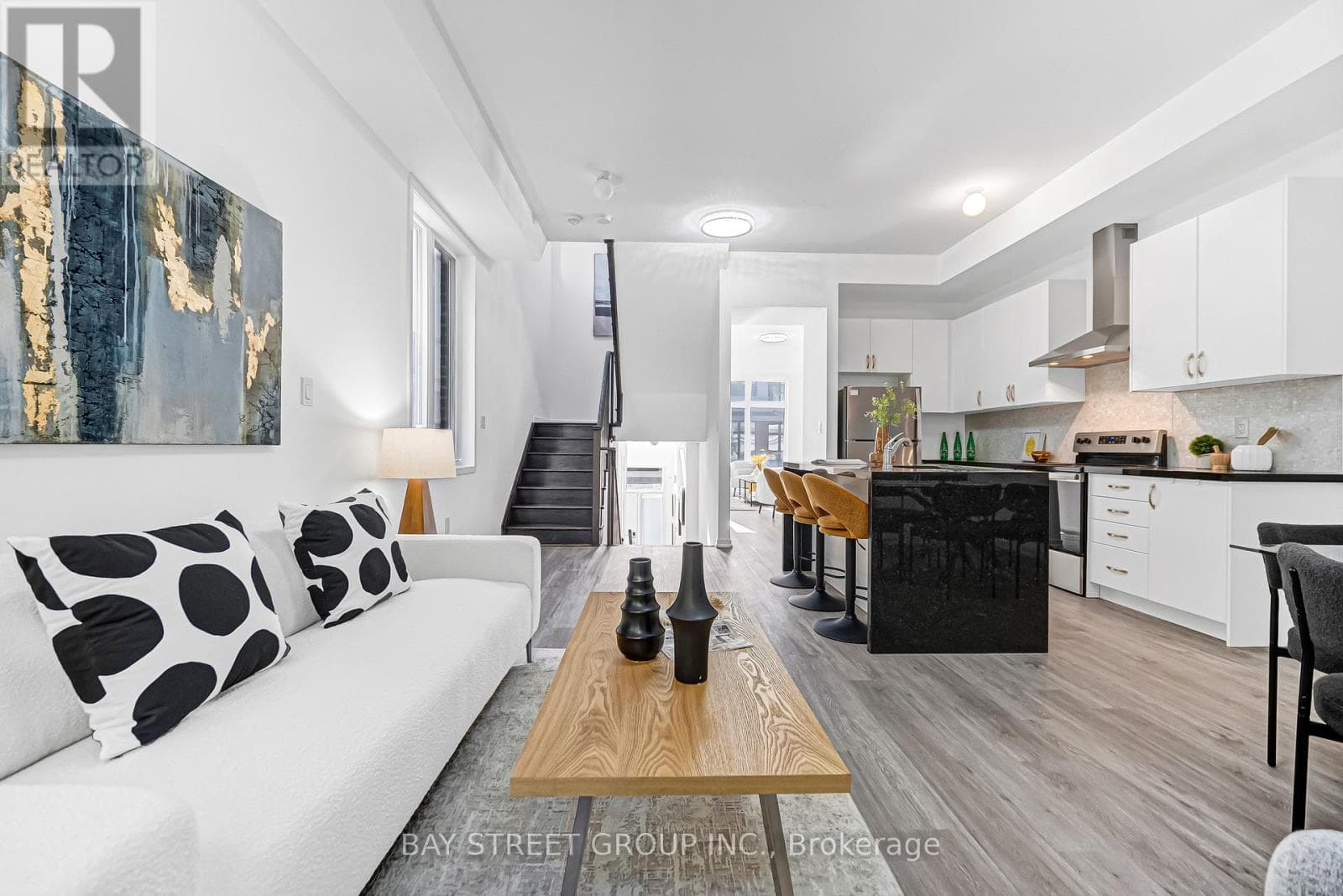 27 ARMILLO PLACE photo 5