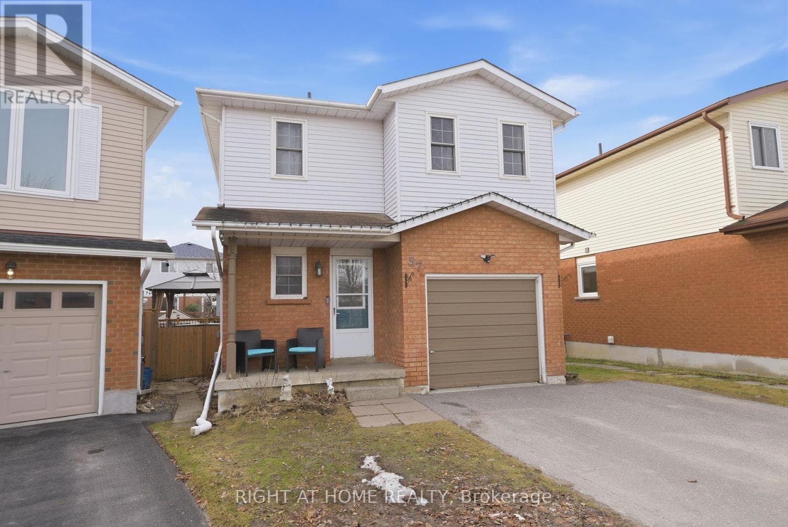 3 bed 2 bath single family at 37 BEECHNUT CRESCENT — $736,900