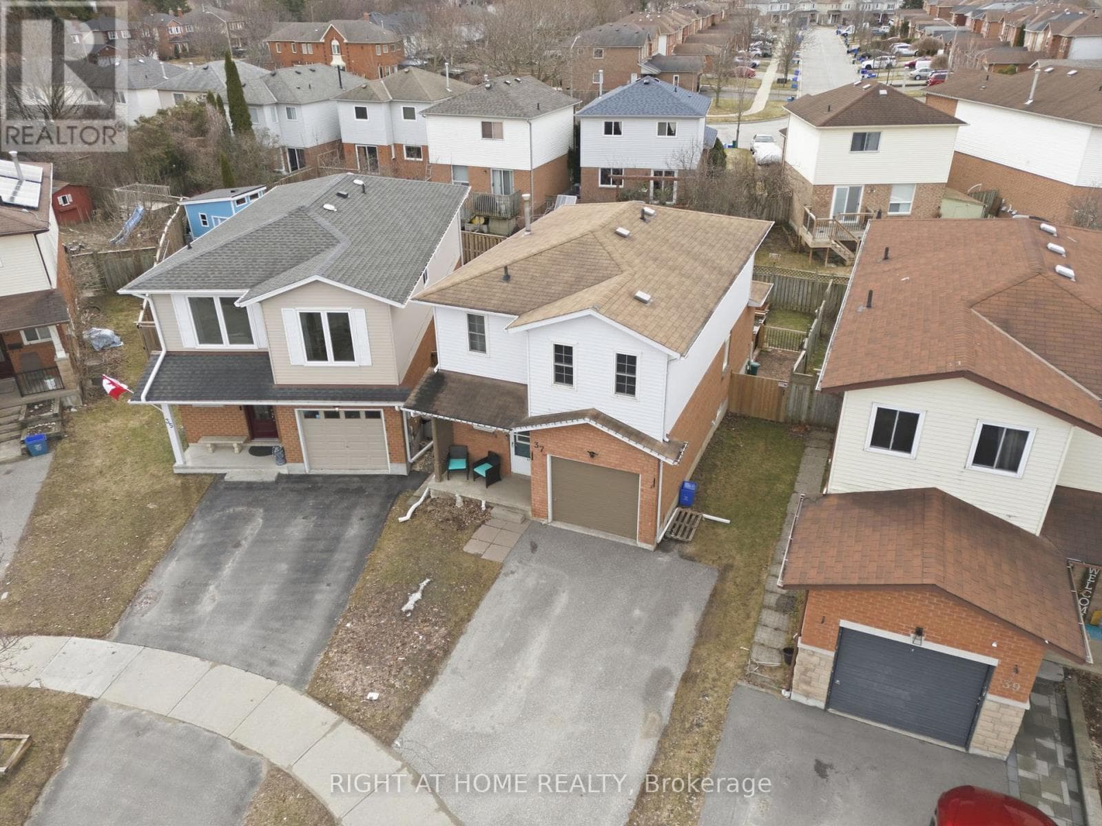 37 BEECHNUT CRESCENT photo 2