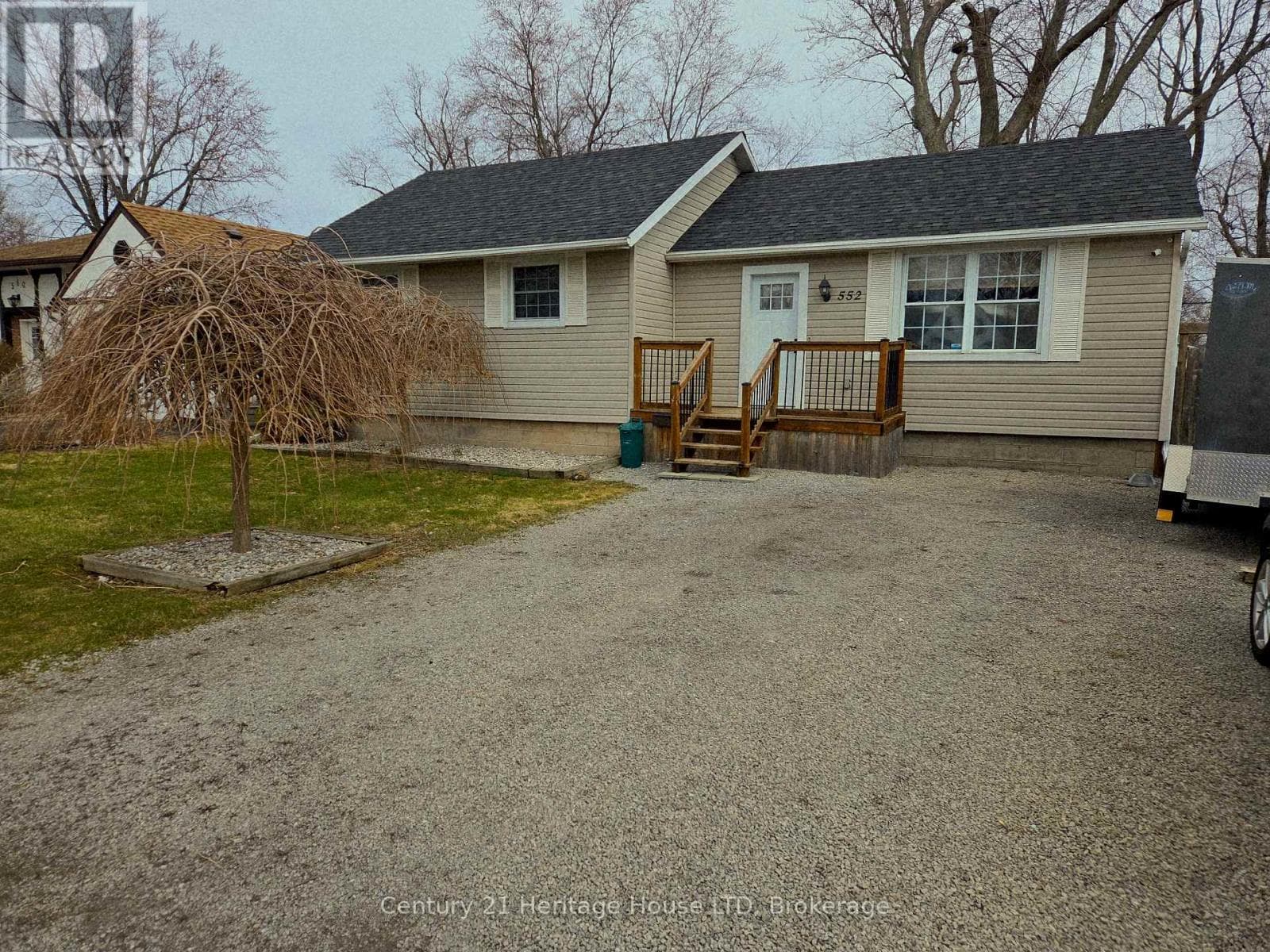 2 bed 1 bath single family at 552 LAKEVIEW ROAD E — $459,000