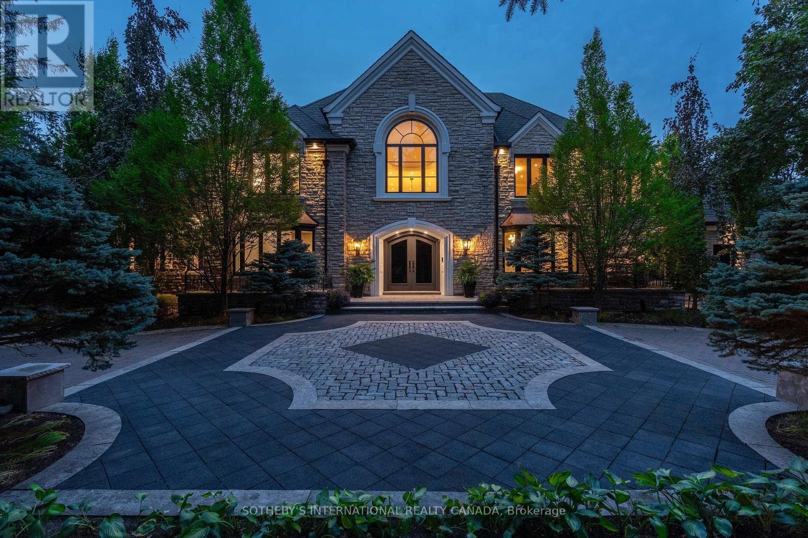 85 COWAN DRIVE photo 2