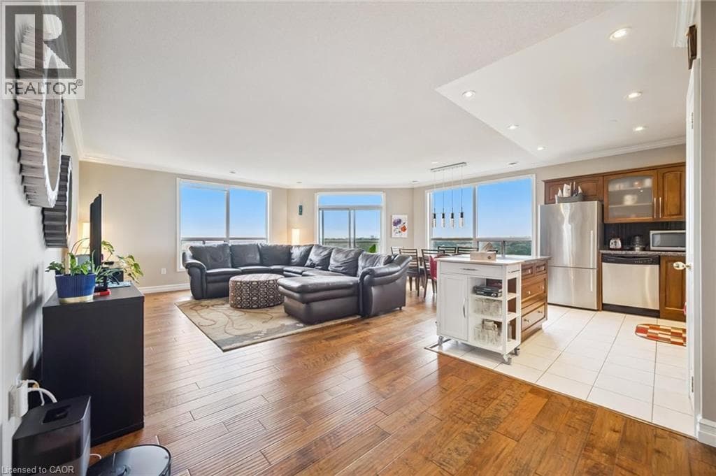 255 KEATS Way Unit# 1303 photo 5