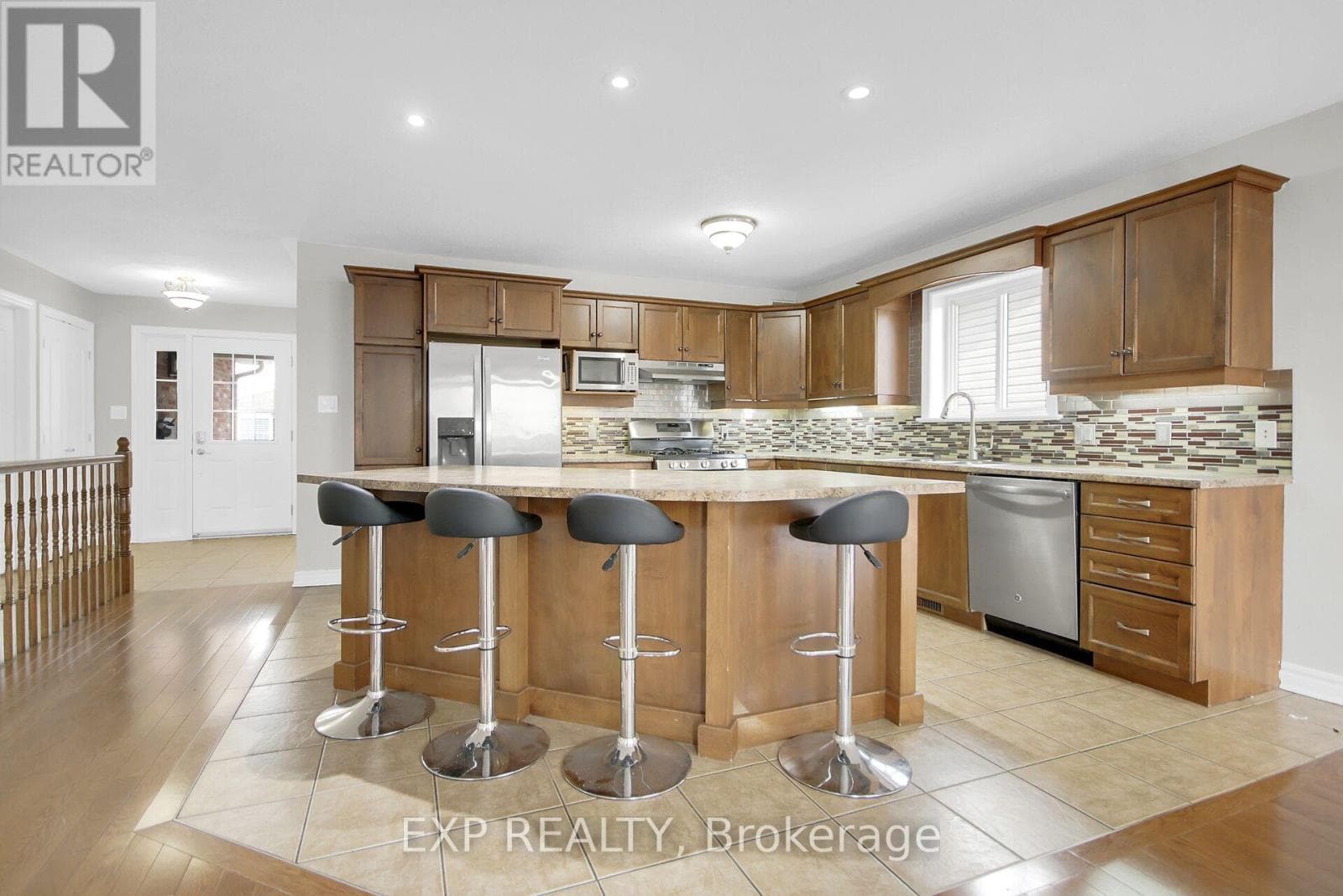 84 COMBA DRIVE photo 5