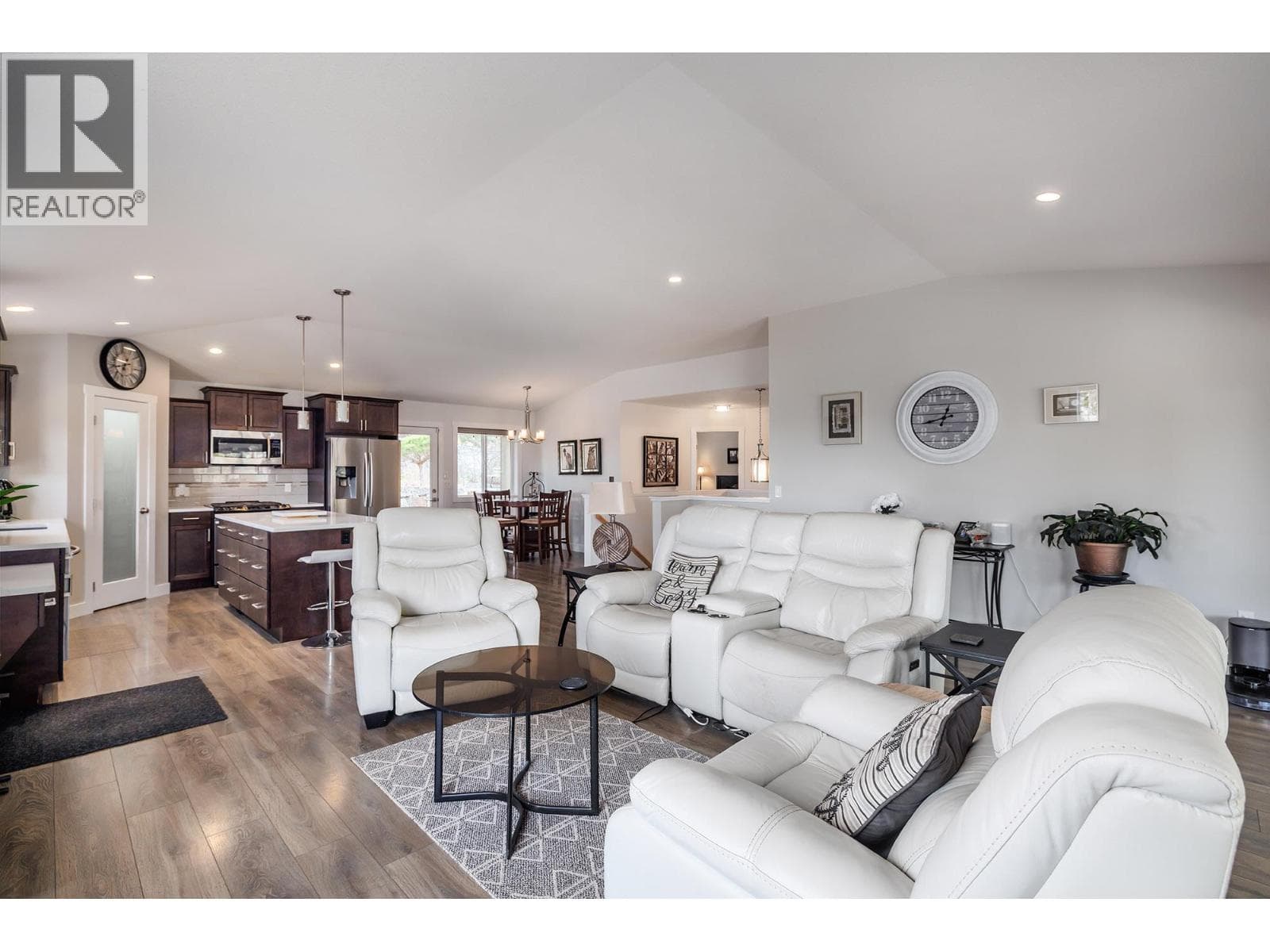 3042 Glenrosa Road photo 3