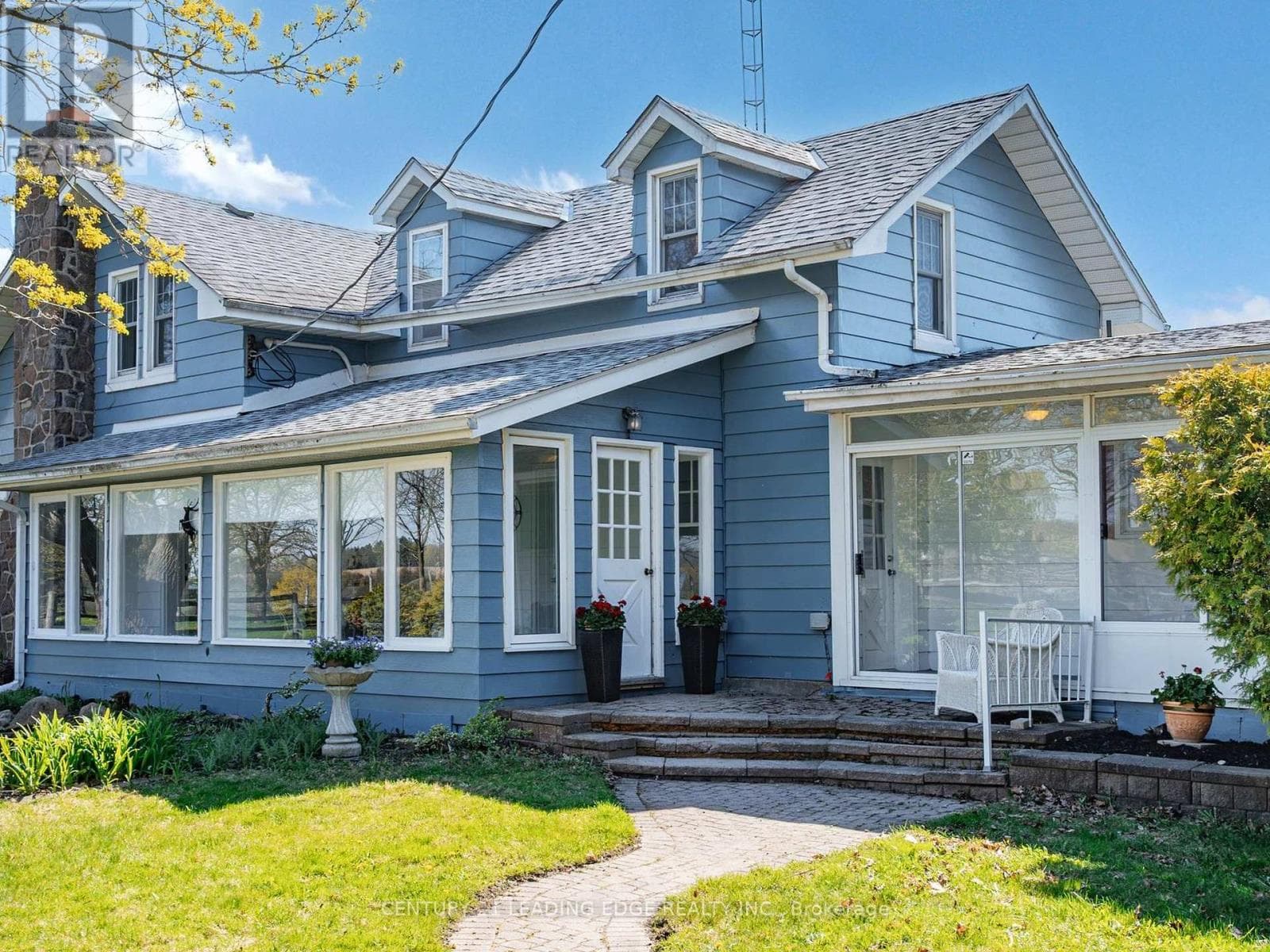 362 VICTORIA ROAD photo 4