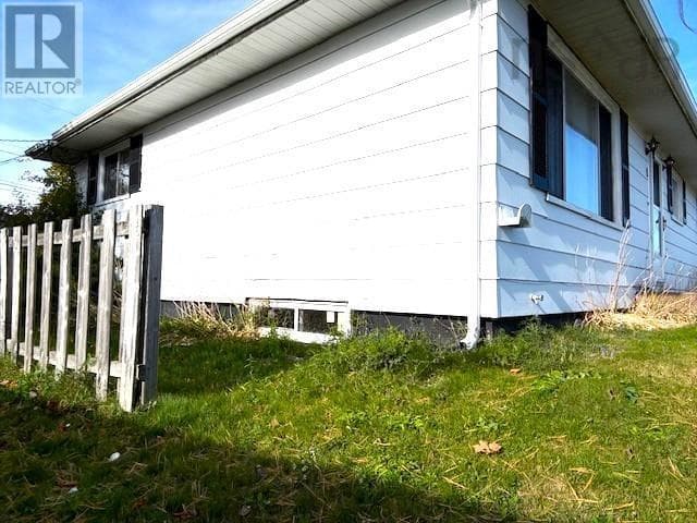 11 Tamarac Drive photo 2