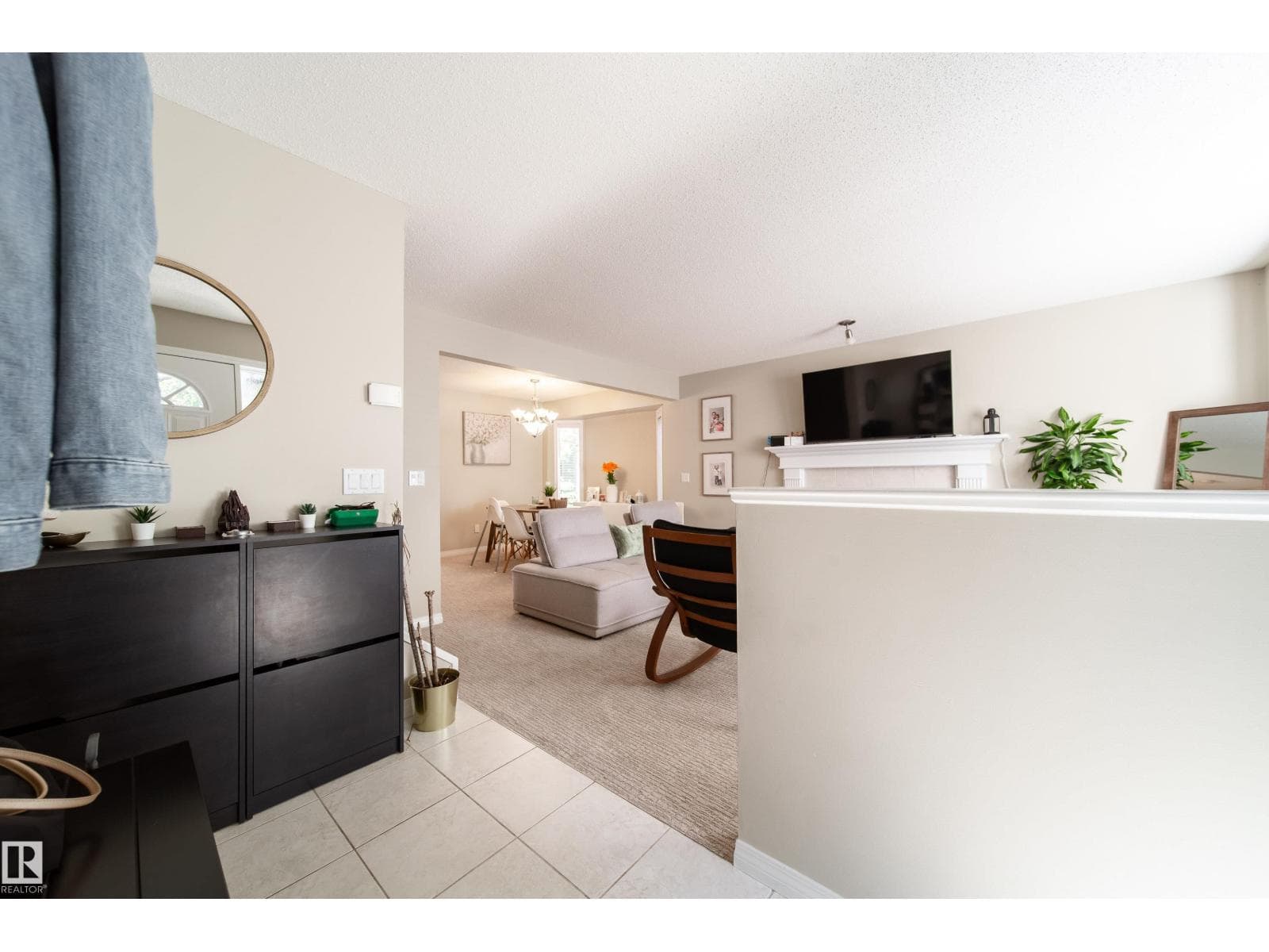 8118-8120 81 AV NW photo 2
